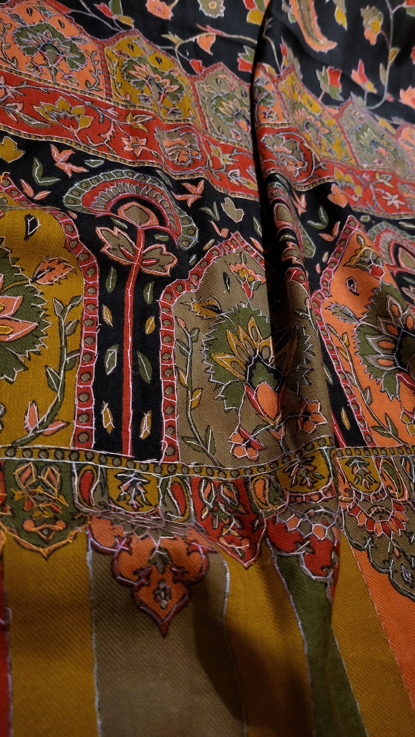 Kalamkar shawl : Hand made