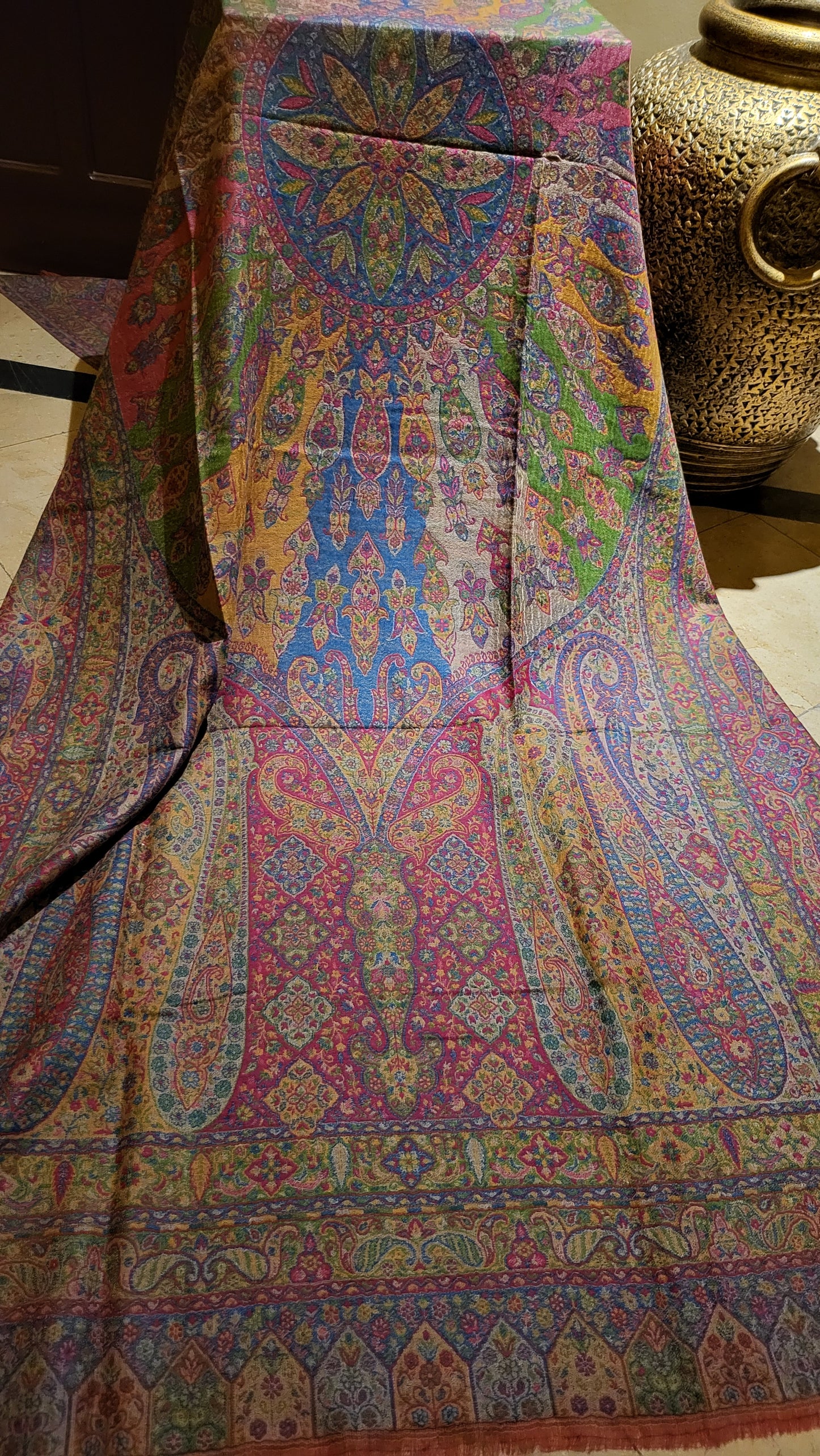 Reversible persian kaani : shawl