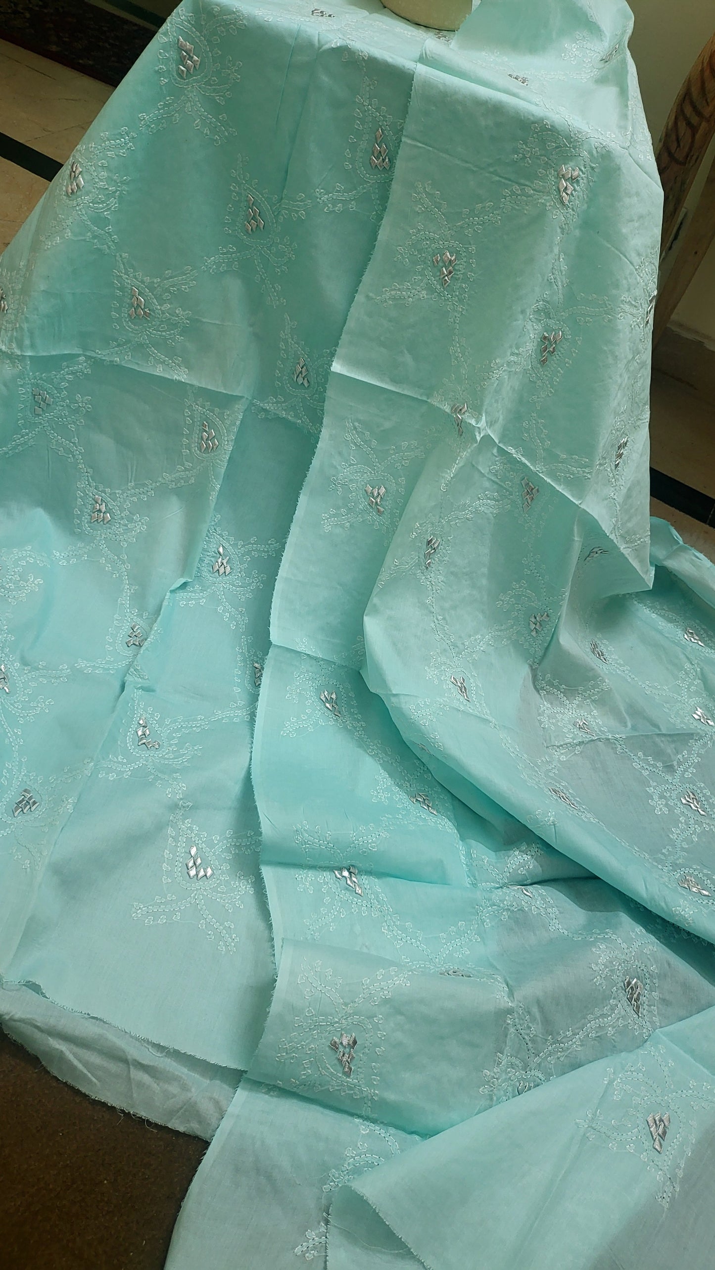 Gota work : lawn suit
