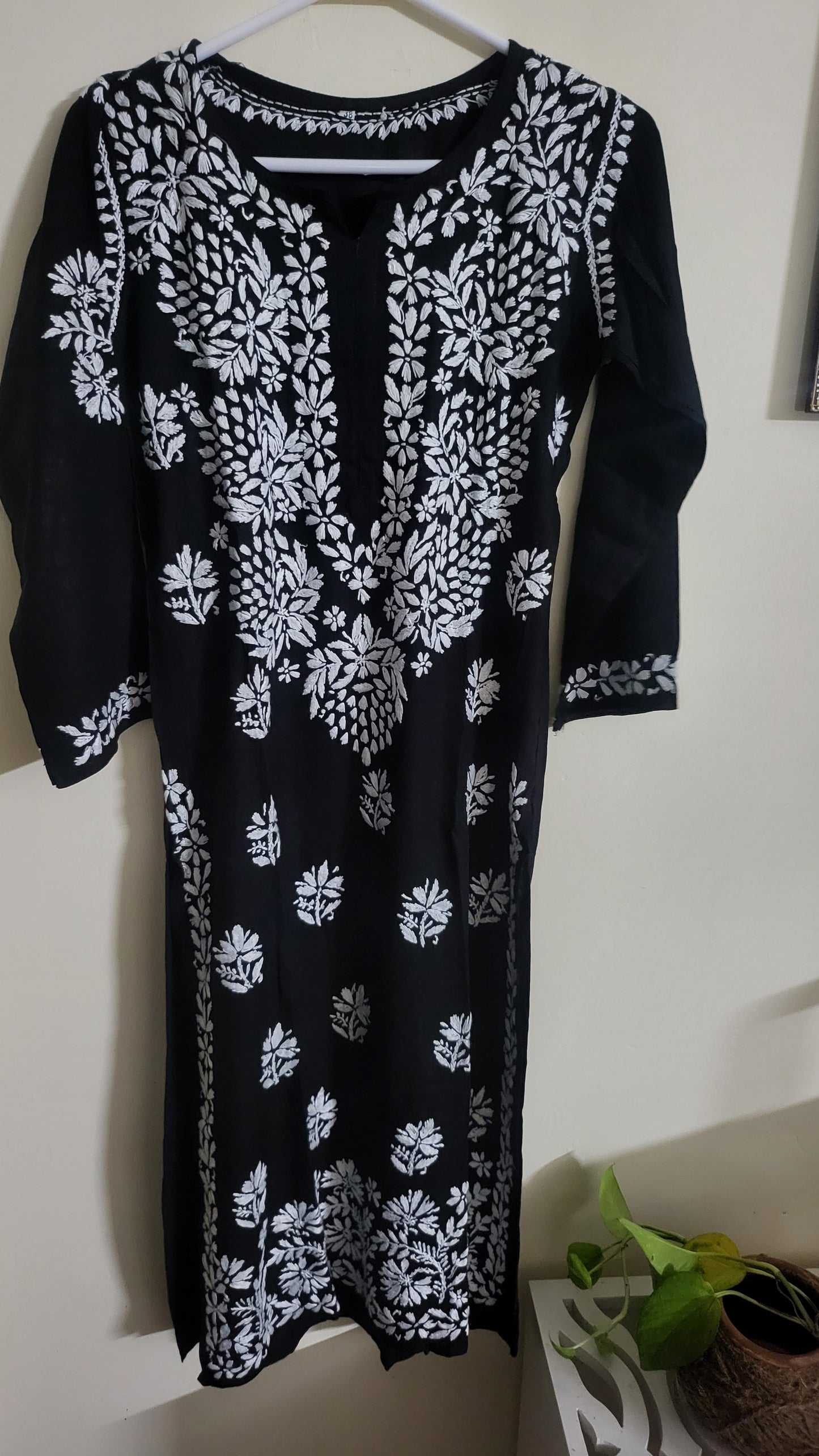Chikankari shirt : Arabic lawn