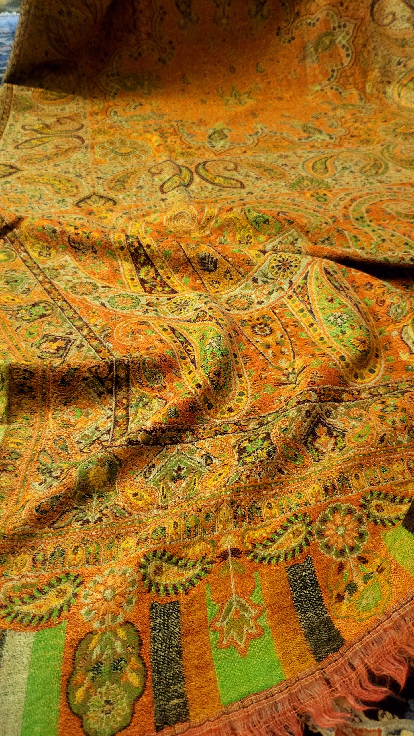 Reversible persian kaani : pashmina shawl