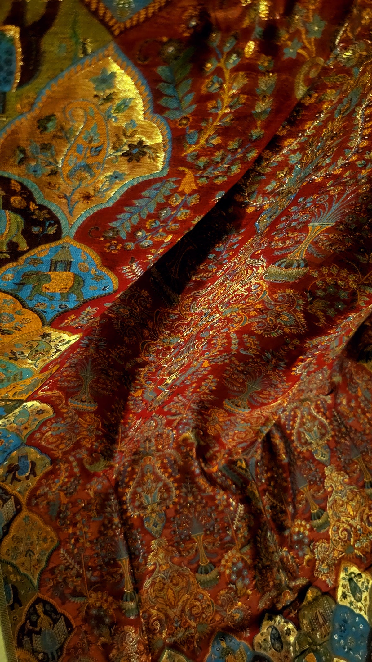Maroon : silk kaani dupata