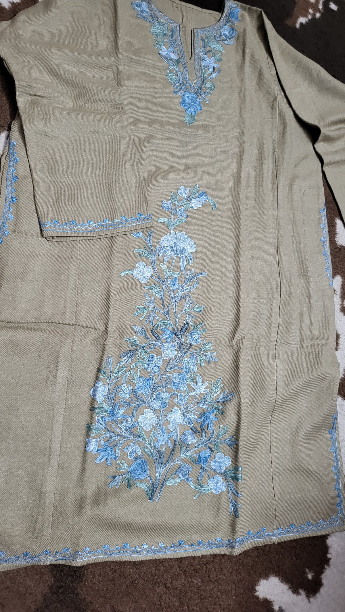 Kashmiri phiren : Woolen