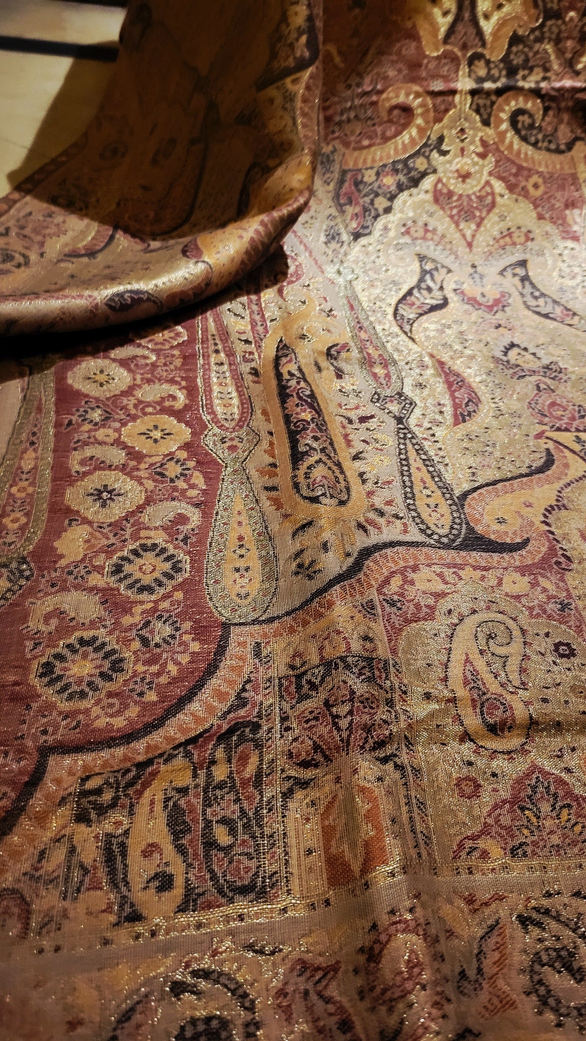 Gandhara reversible kaani