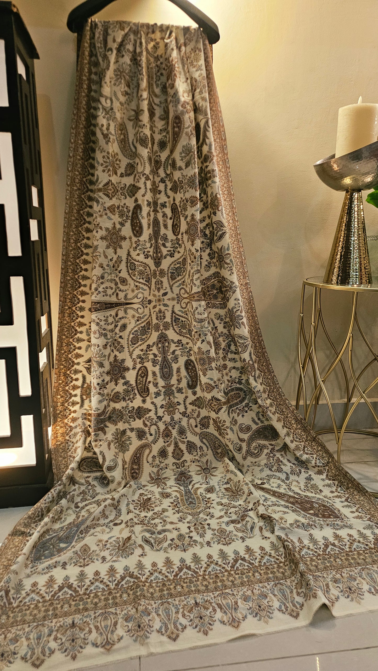 Kaani shawl: Pashmina