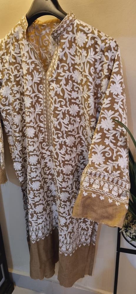 Kurta stitched: Embroidered