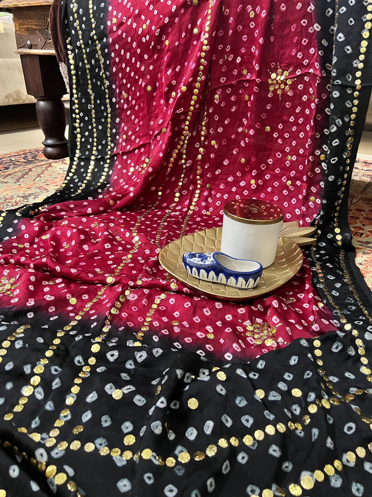 Pure silk : Bandhani shawl