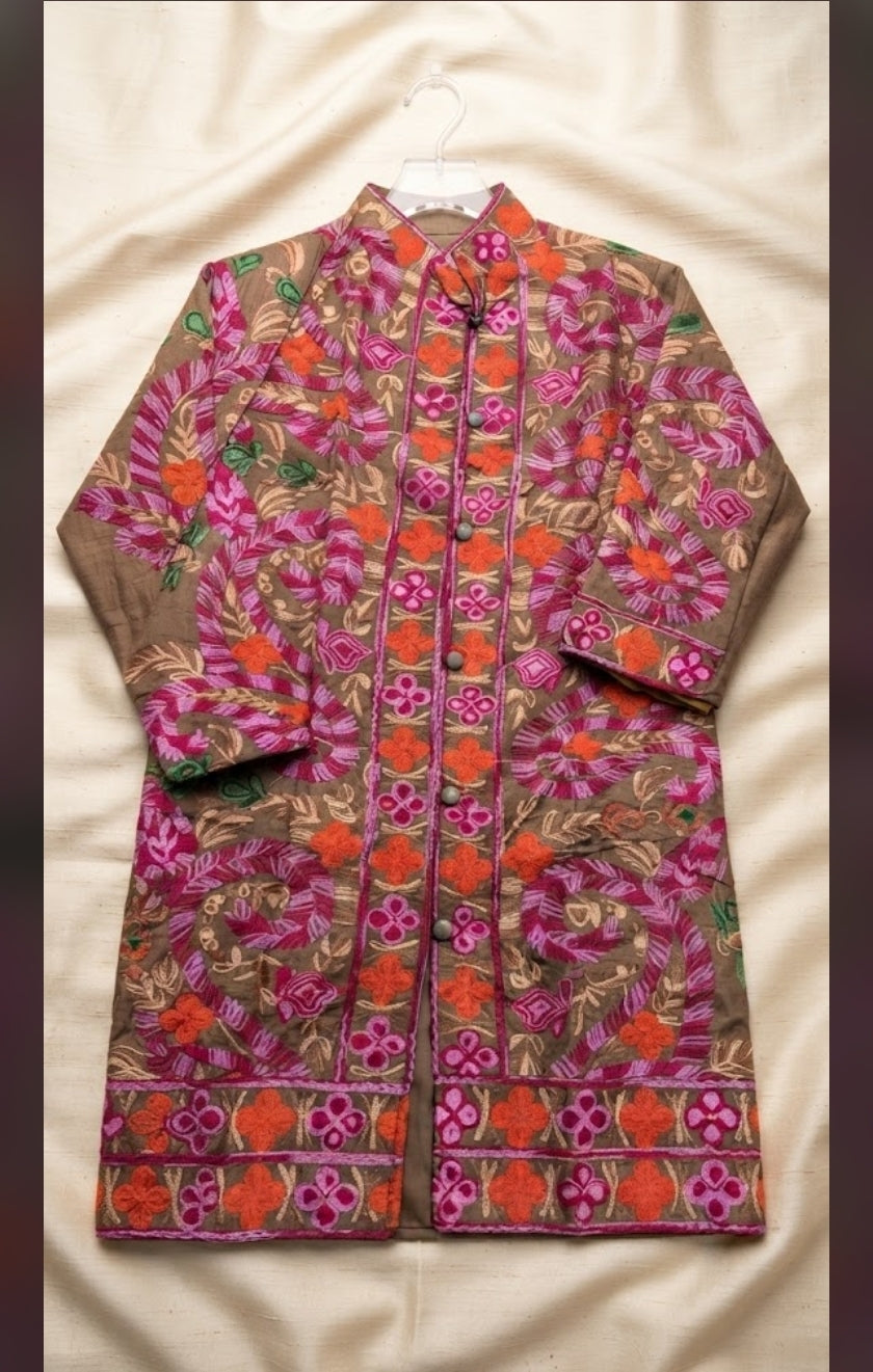 Silk jacket : Embroidered
