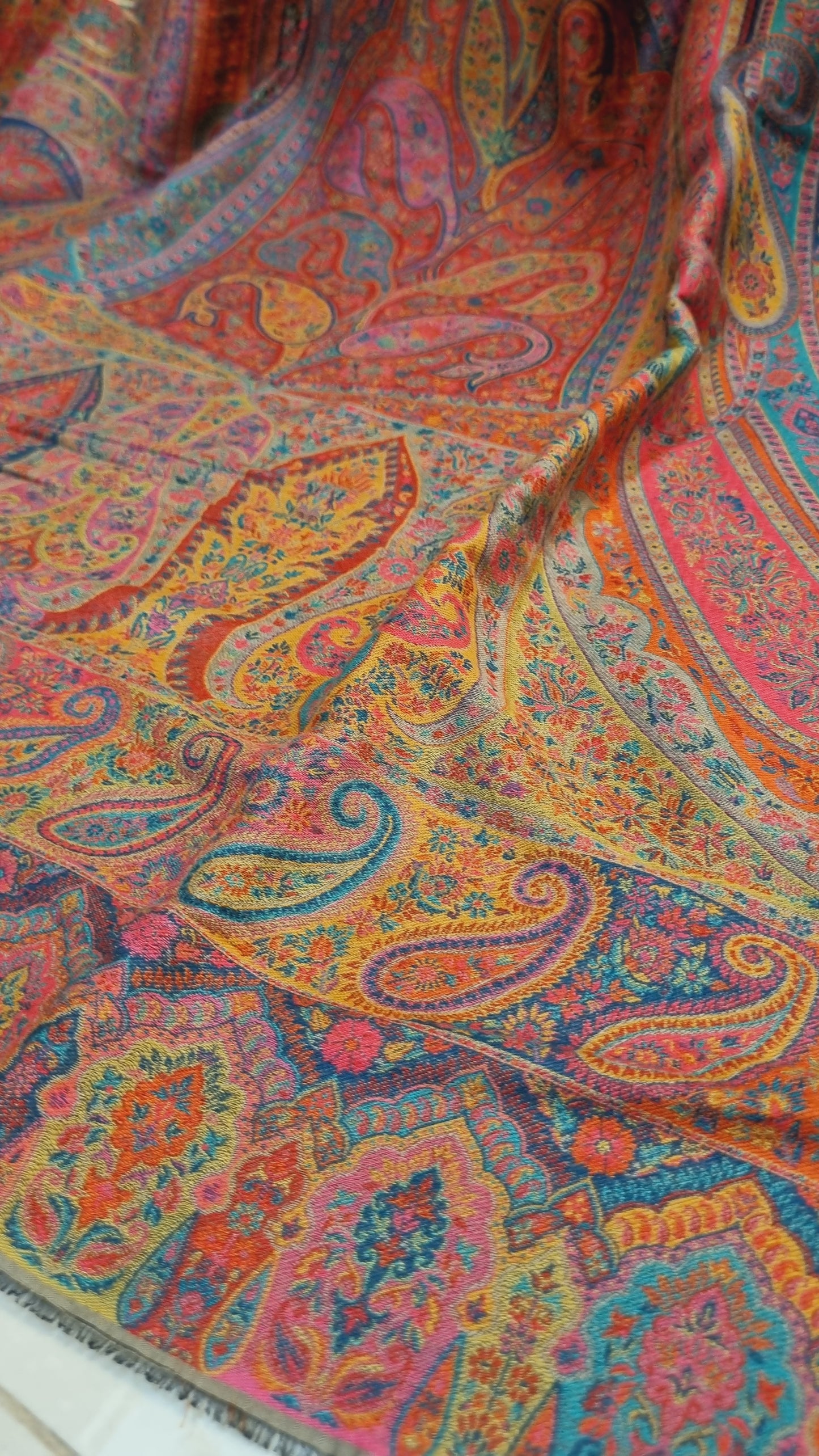 Shahjahani kaani shawl