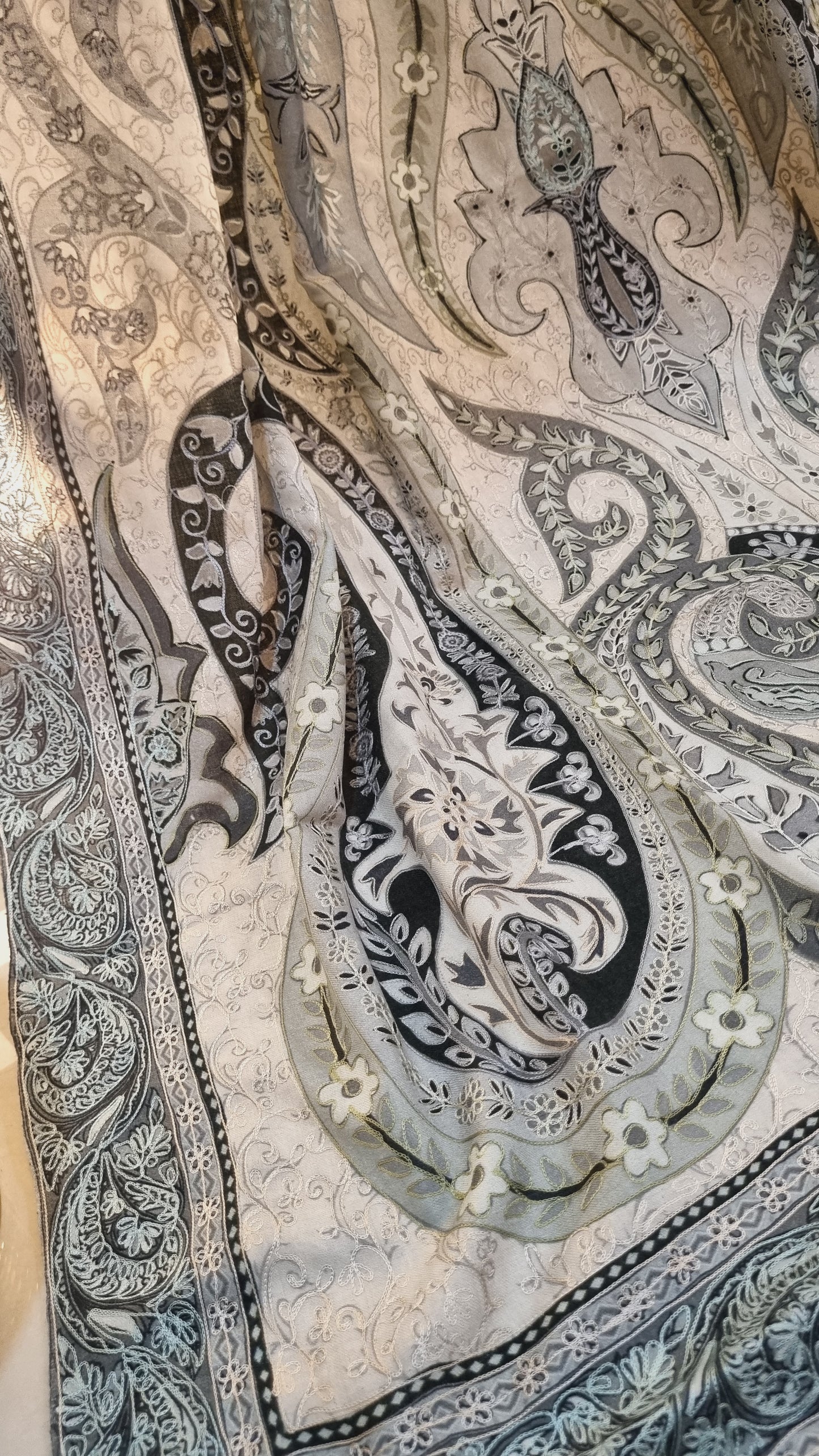 Reelkar embroidered pashmina