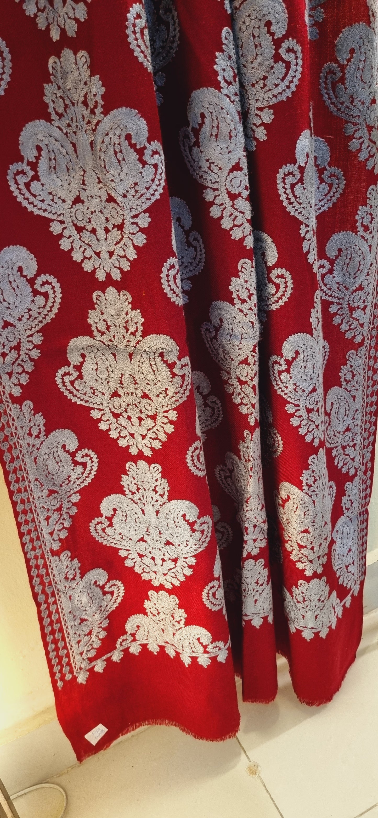 Embroidered minishawl pashmina
