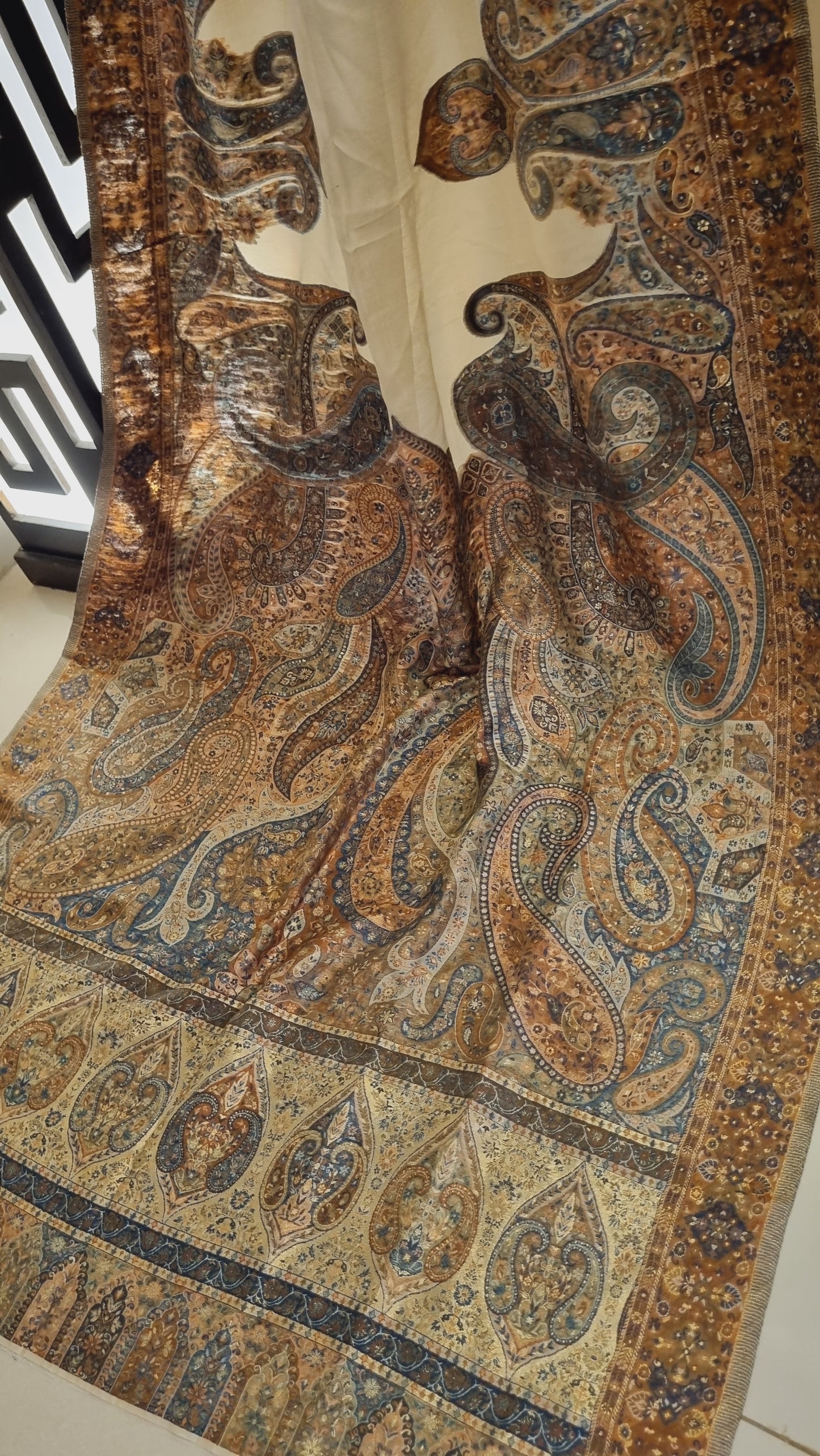 Silk kaani shawl