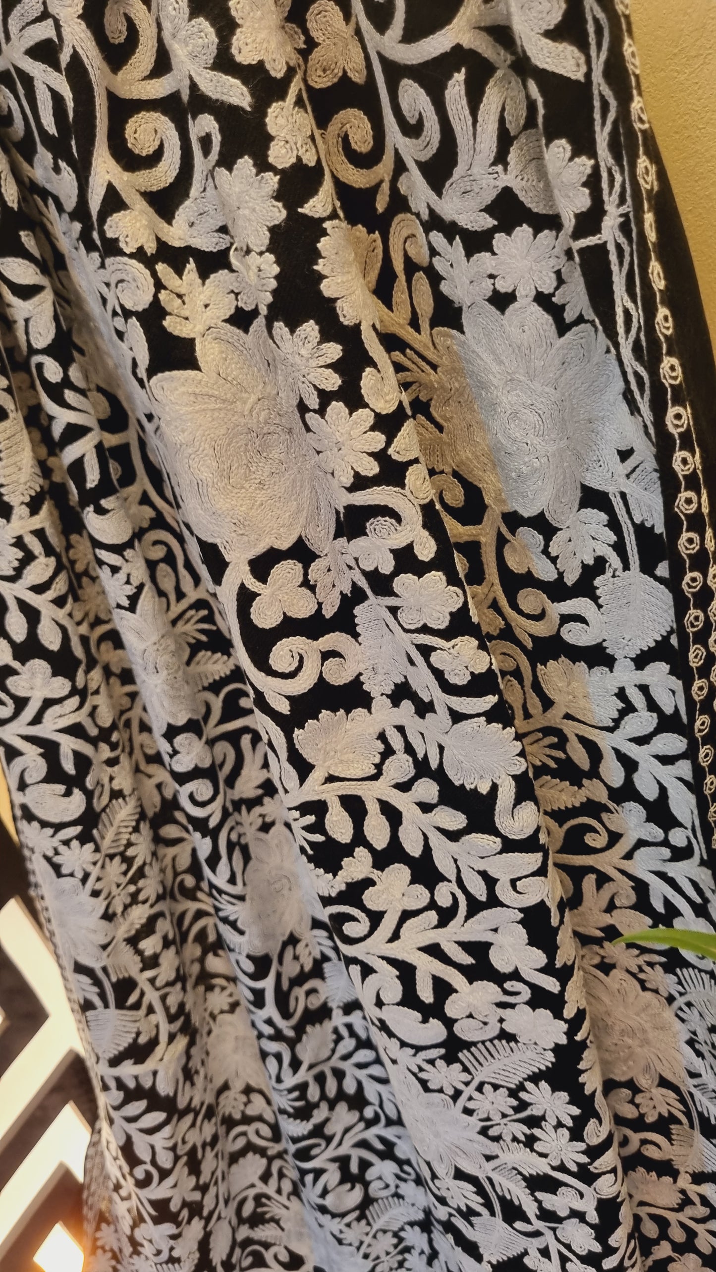 Embroidered pashmina shawl