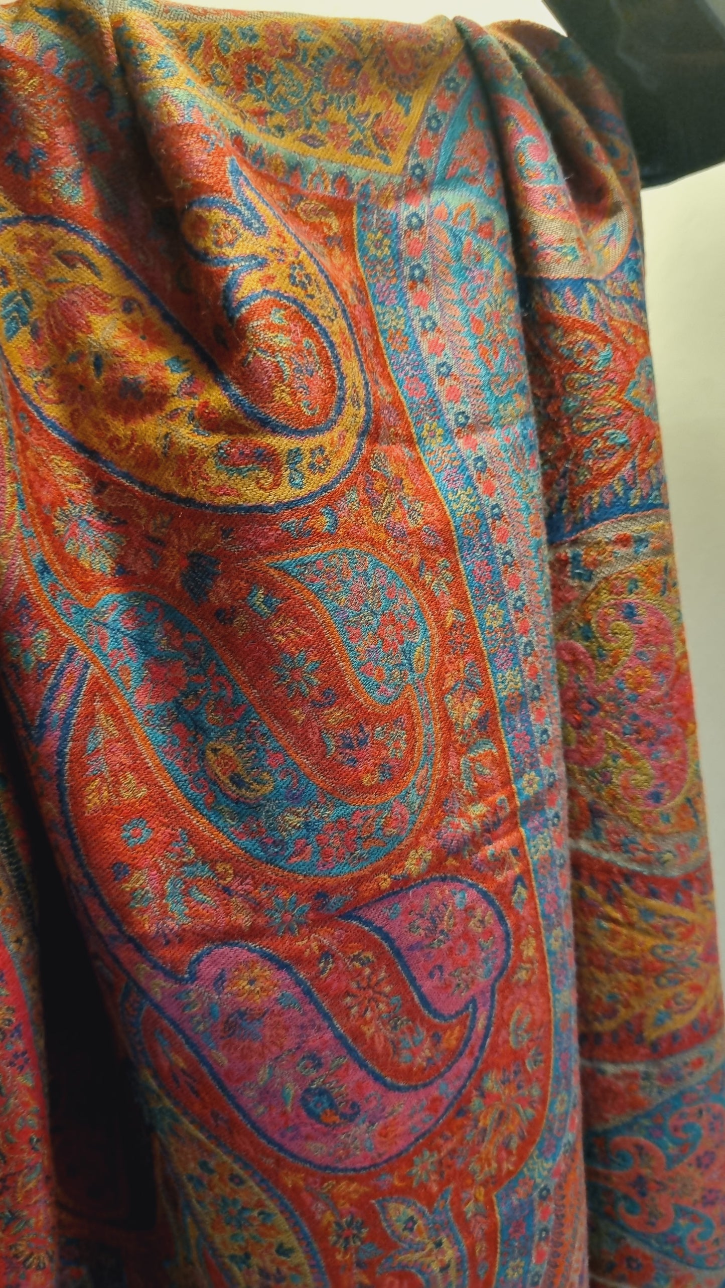 Shahjahani kaani shawl