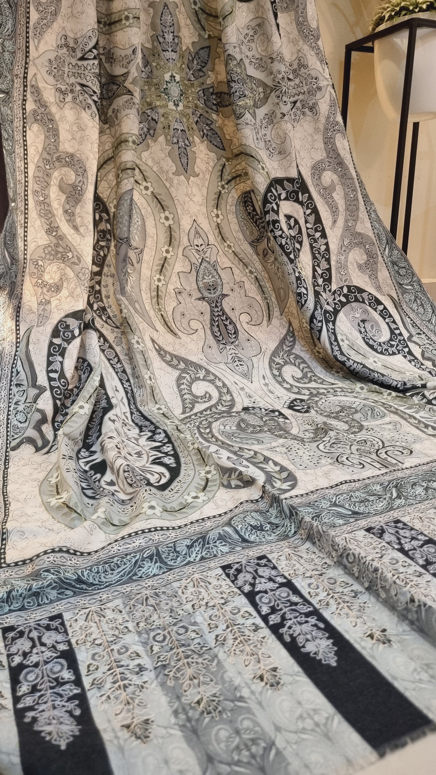 Reelkar embroidered pashmina
