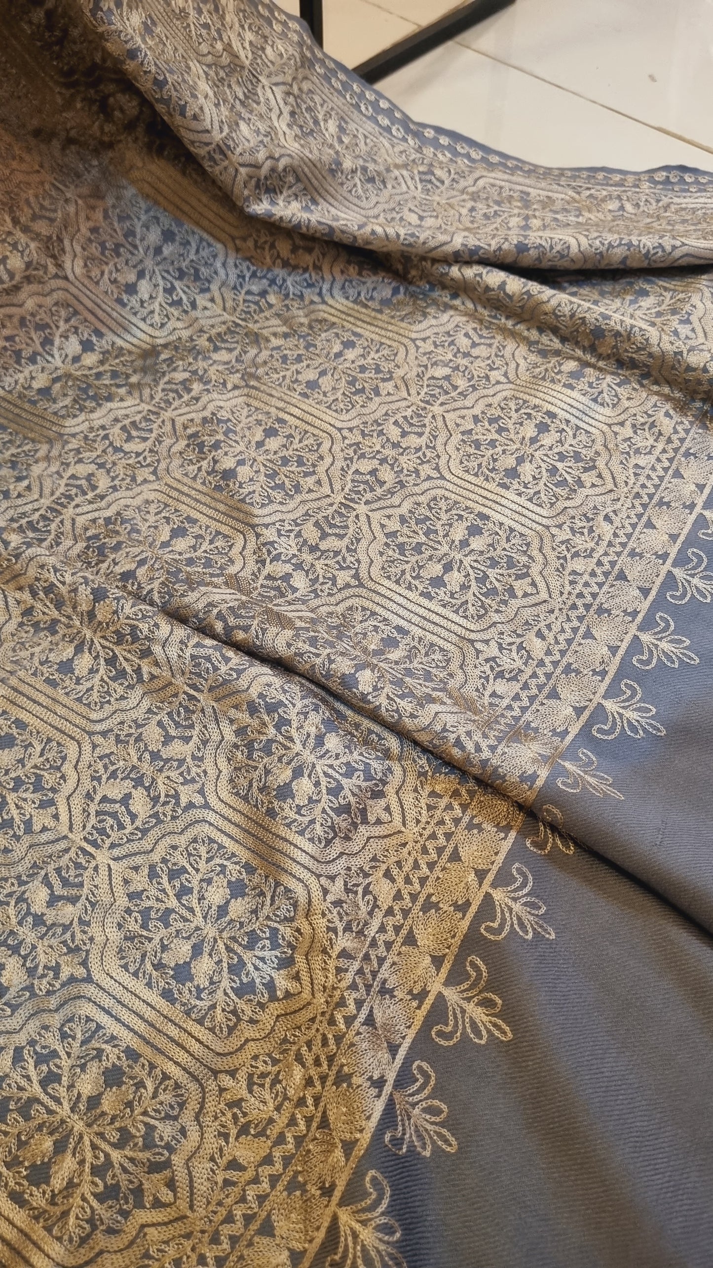 Pashmina shawl embroidered