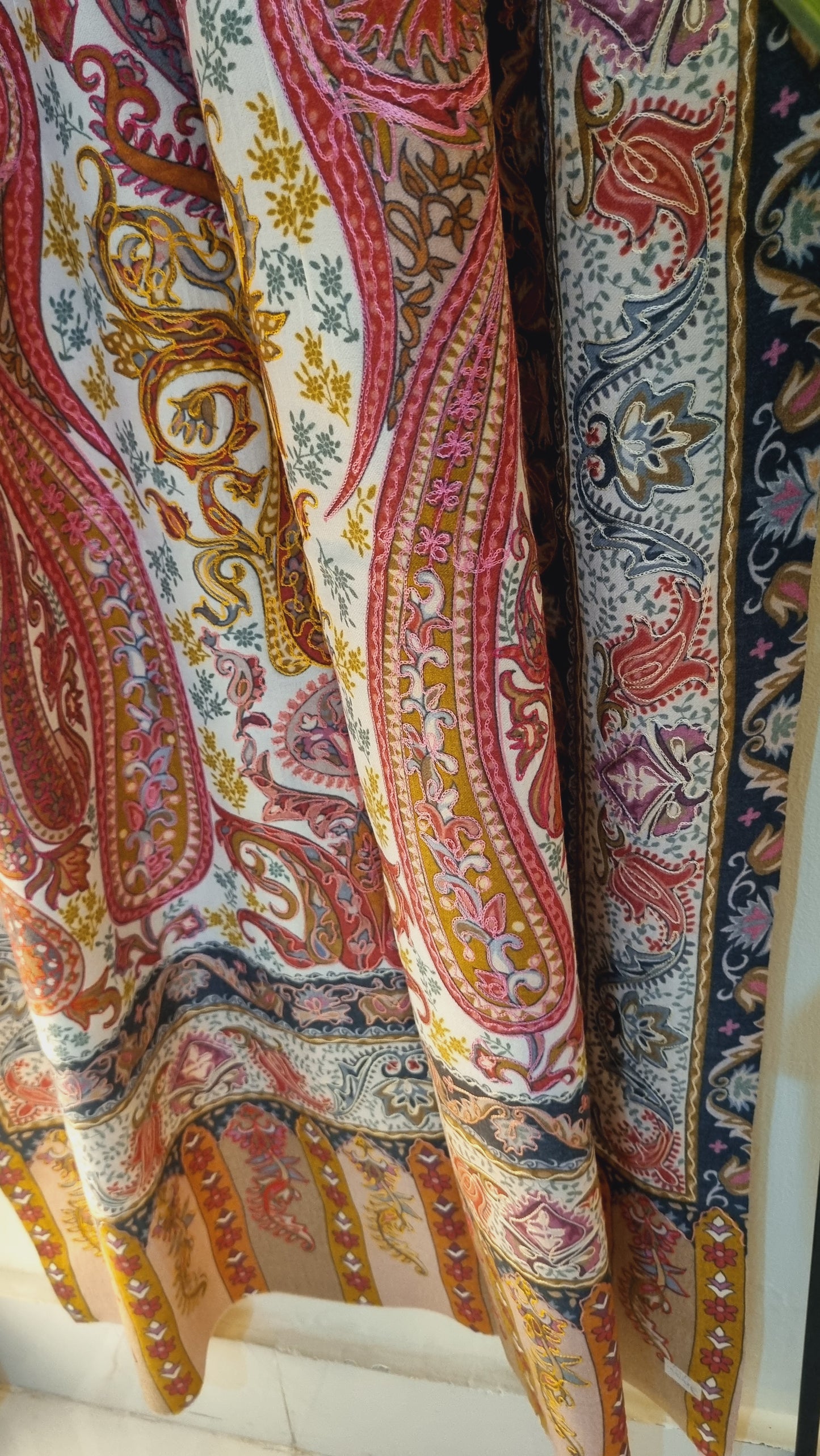 Reelkar minishawl pashmina