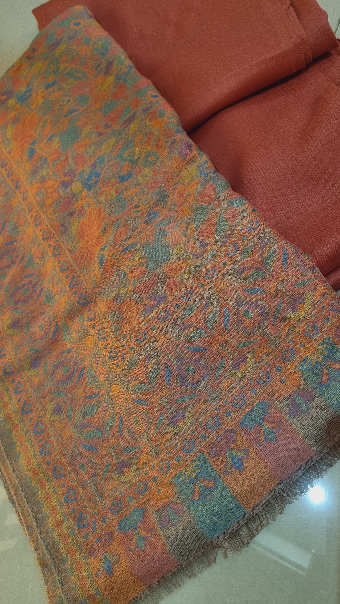 Kaani shawl with plain suit