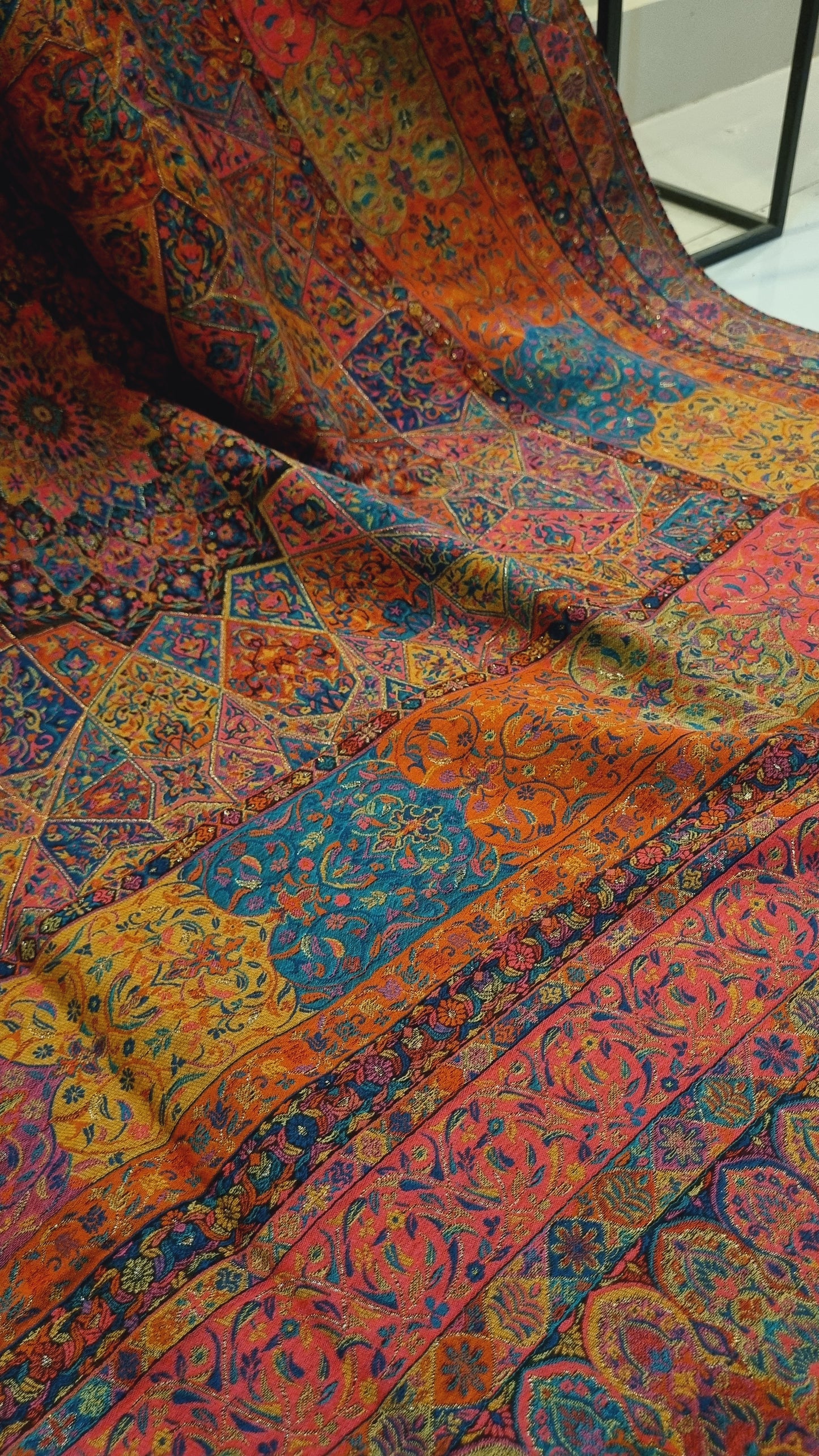 Shahjahani kaani shawl