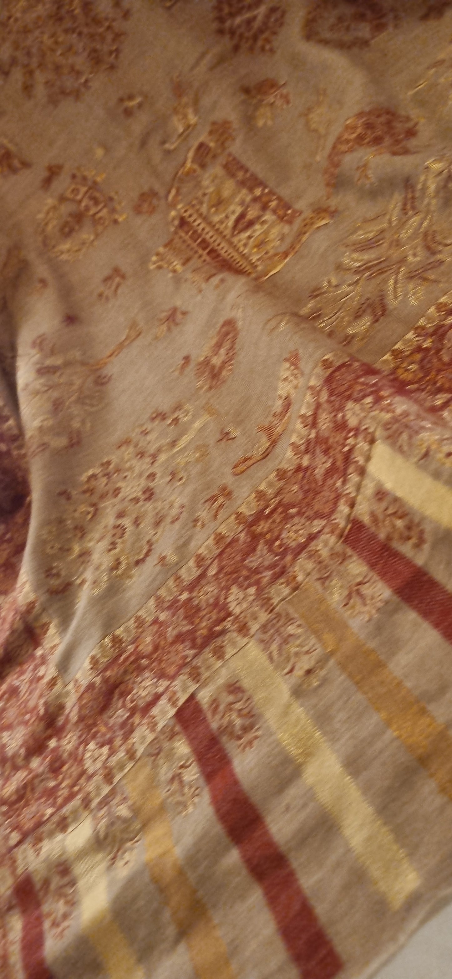 Tajmehal kaani with zaree weave