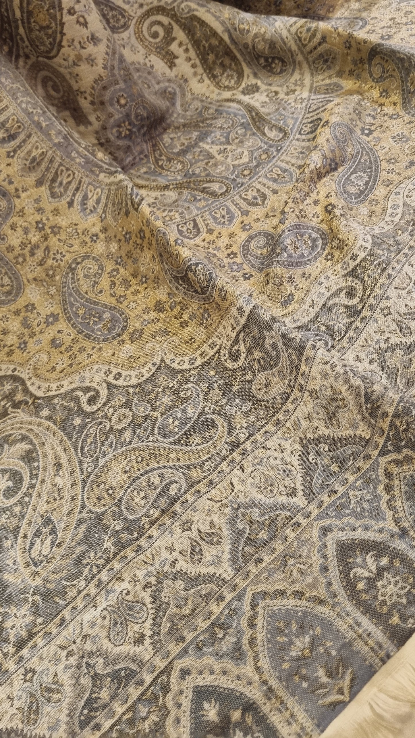 Double sided pashmina moonlight kaani shawl