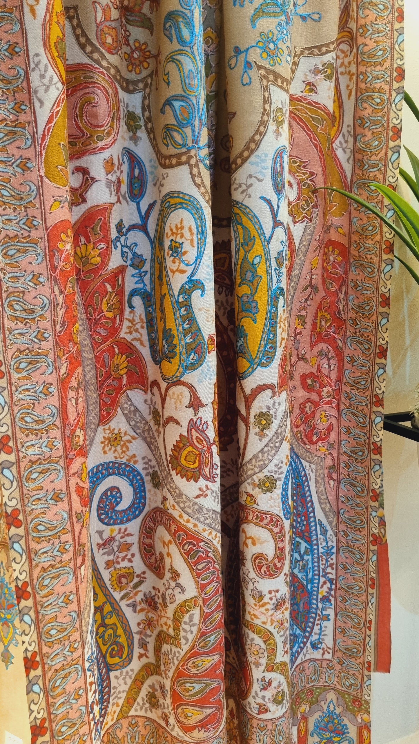 Reelkar embroidered minishawl