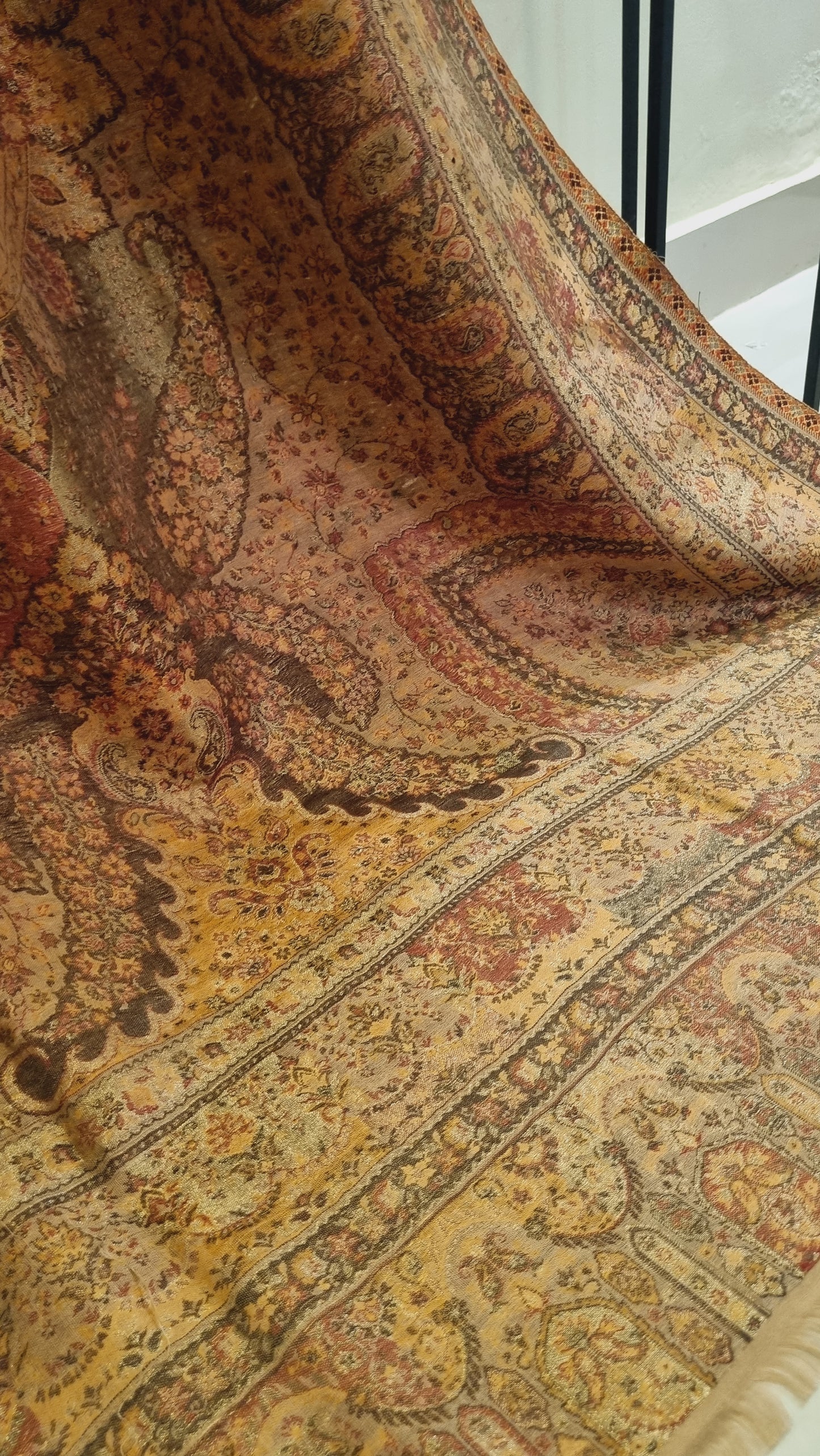 Double sided moonlight pashmina kaani shawl