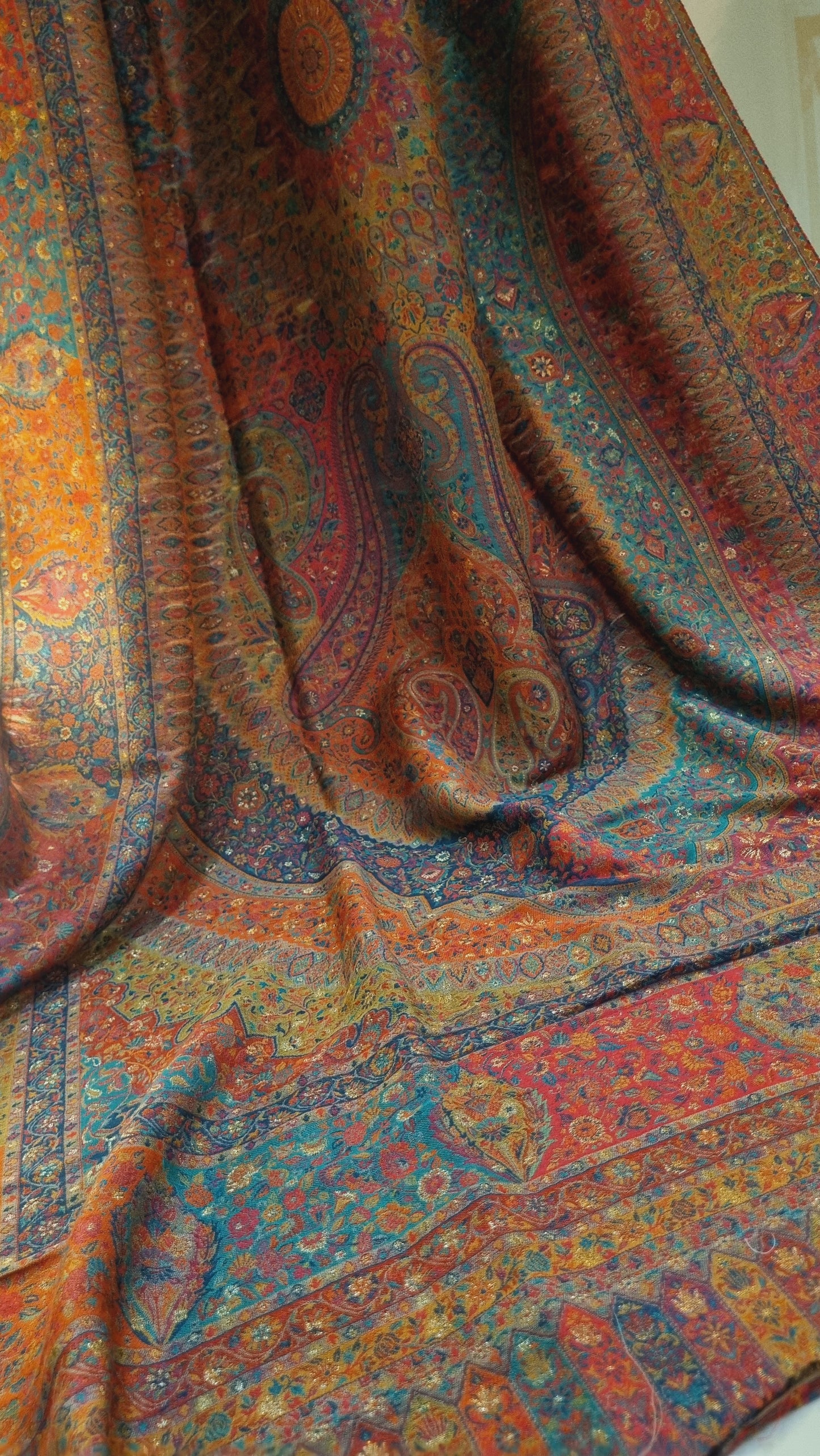 Shahjahani kaani shawl