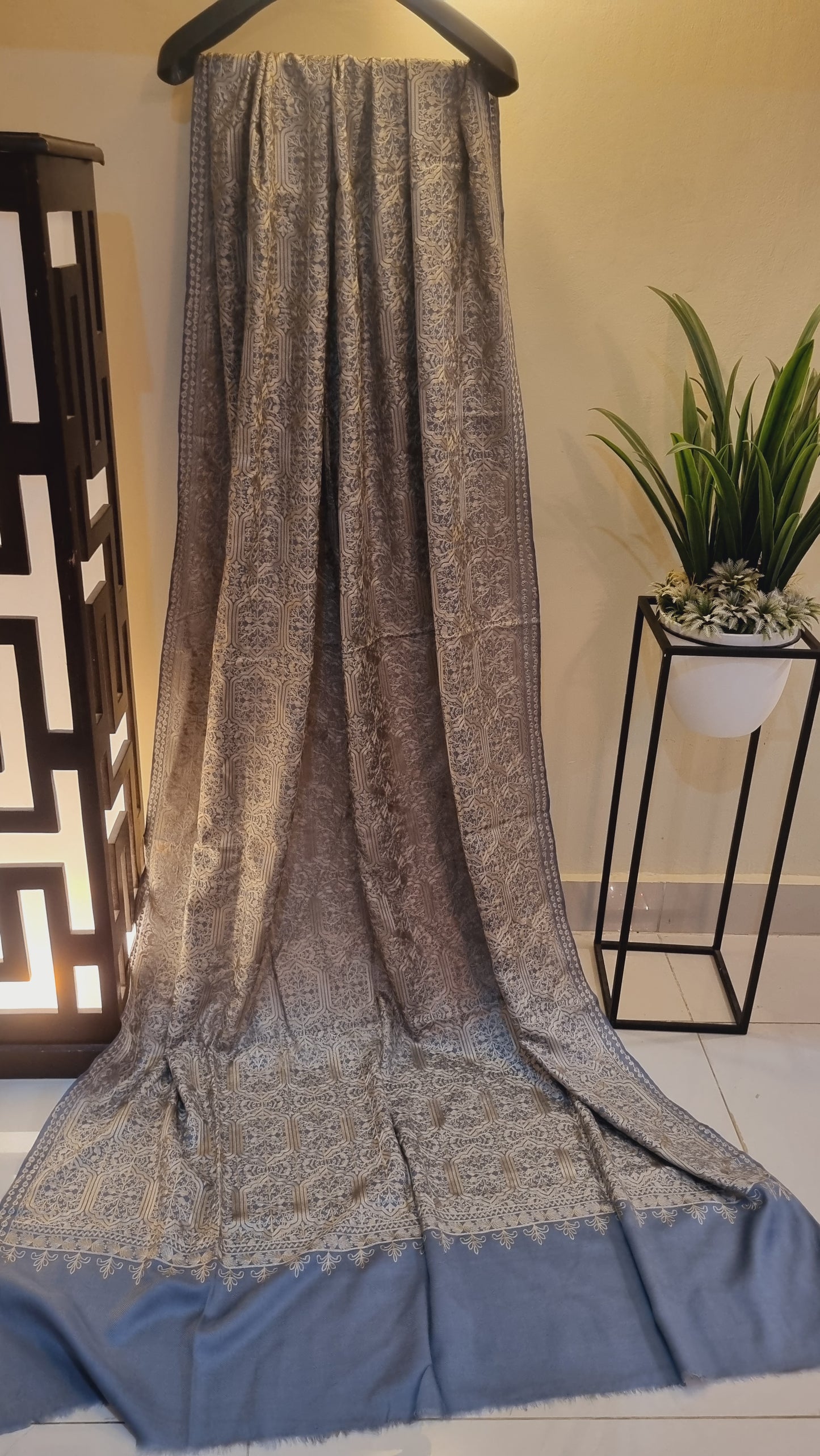 Pashmina shawl embroidered