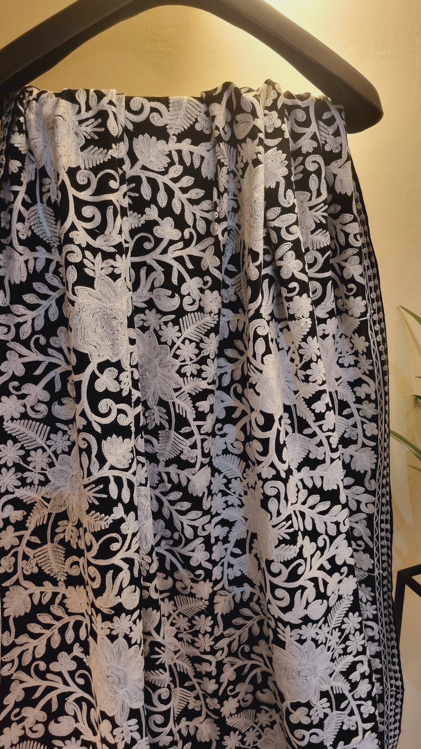 Embroidered pashmina shawl