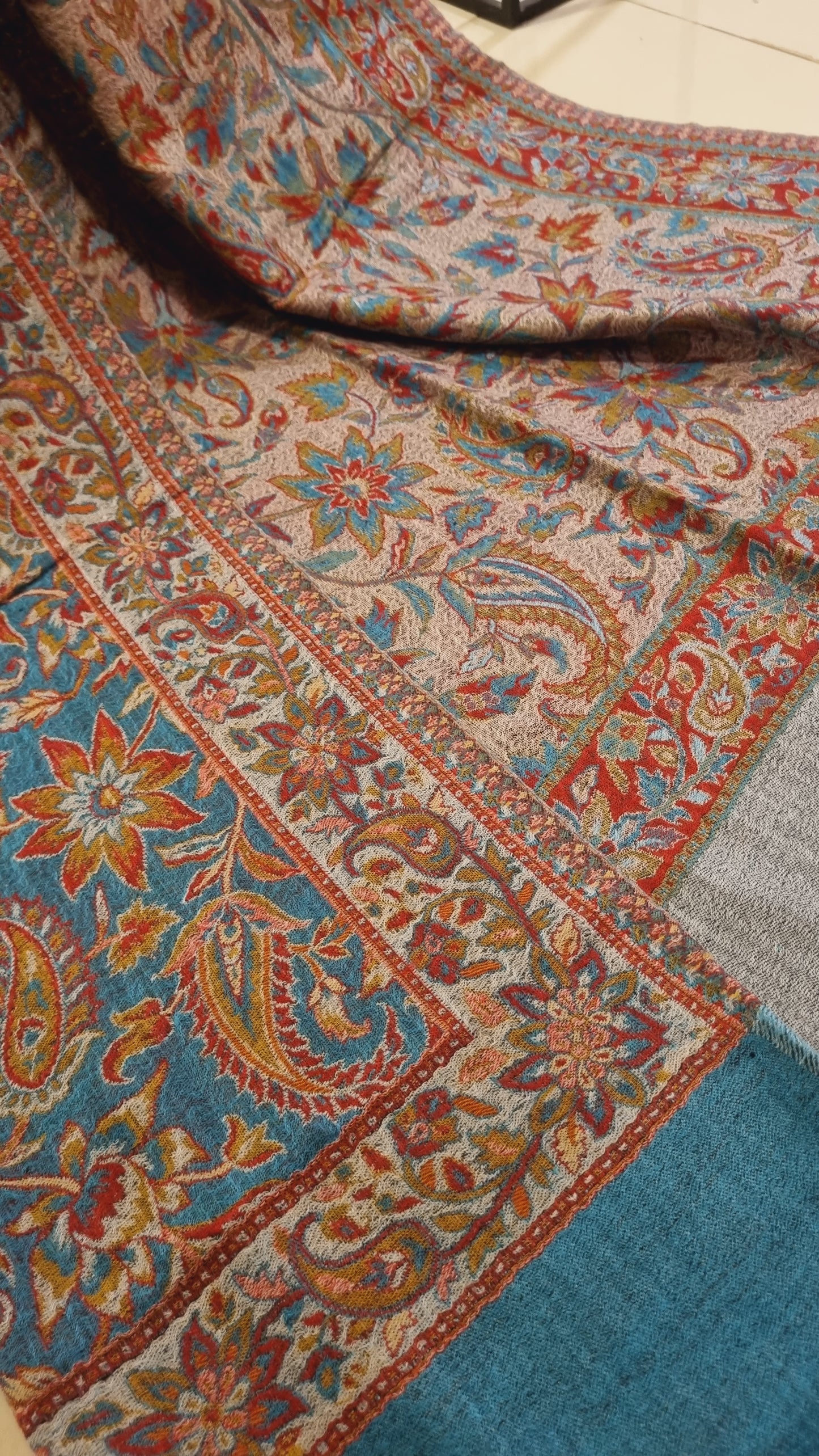 Reversible kaani shawl