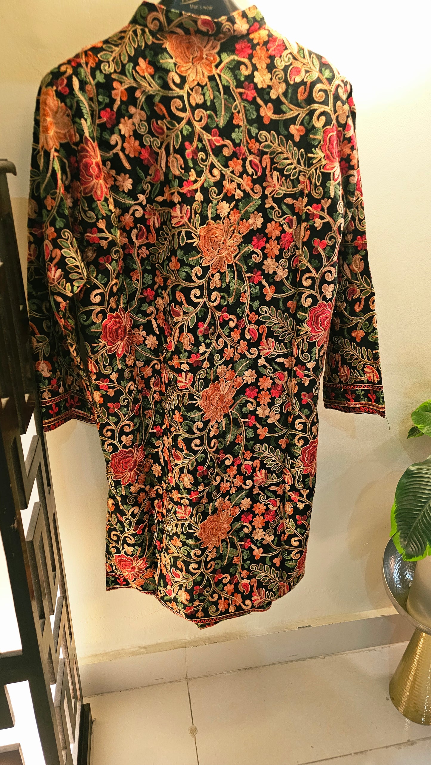 Embroidered coat: Pashmina