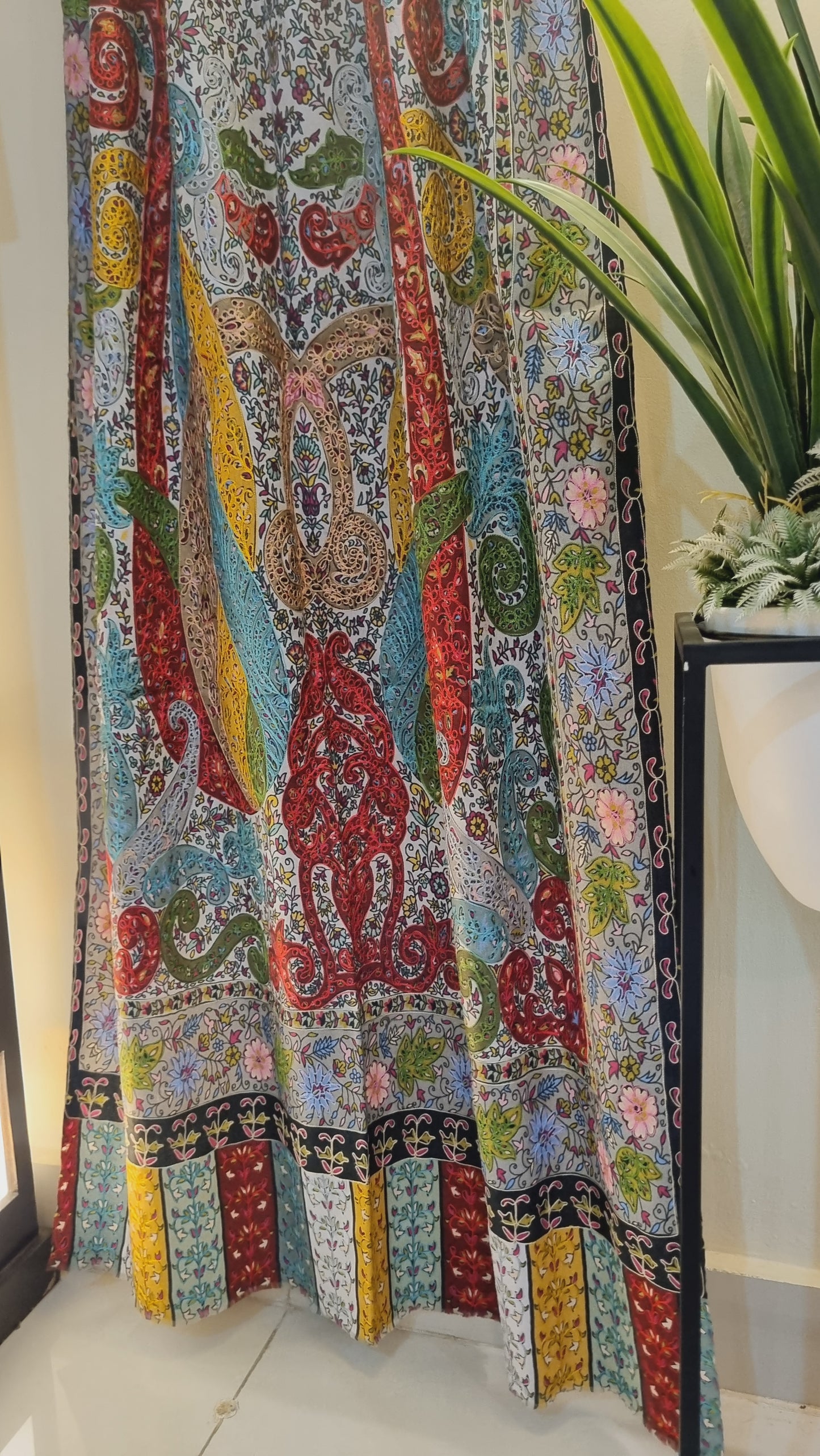Reelkar embroidered minishawl