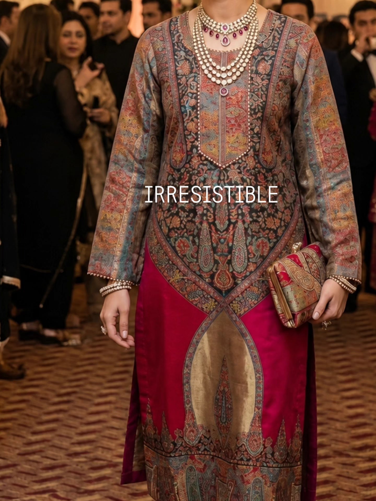 Moonlight kaani suit: Silk