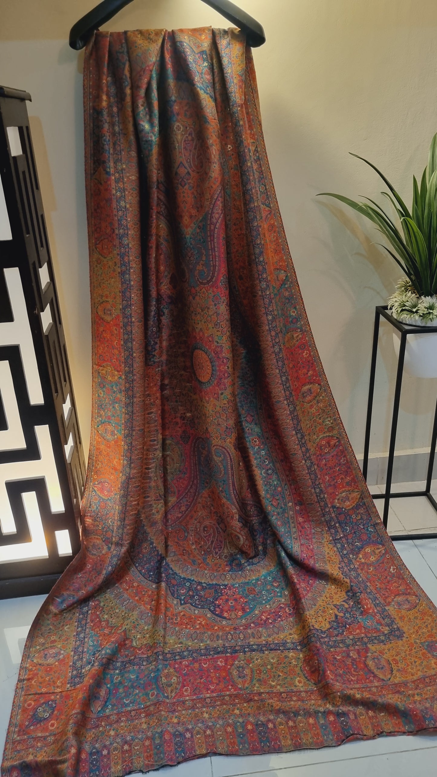 Shahjahani kaani shawl