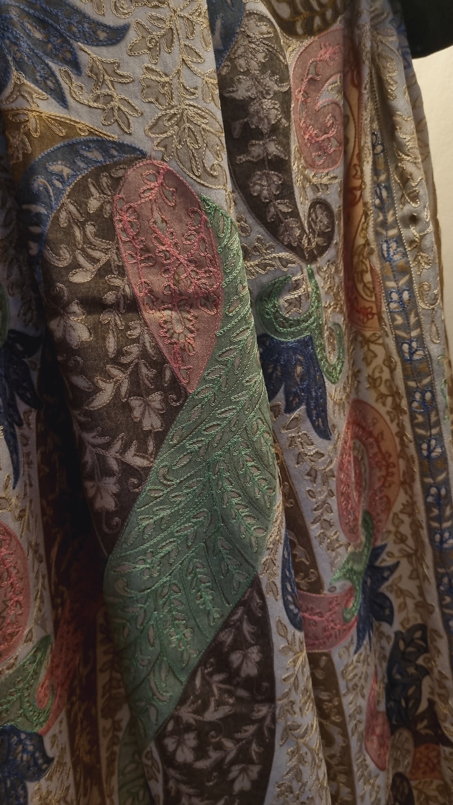 Reelkar embroidered pashmina