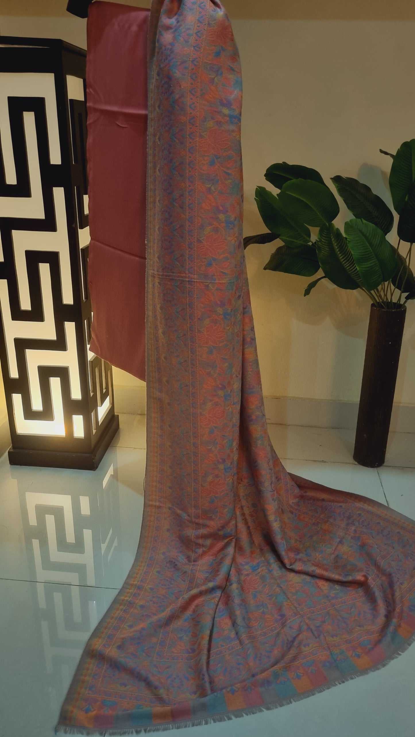Kaani shawl with plain suit
