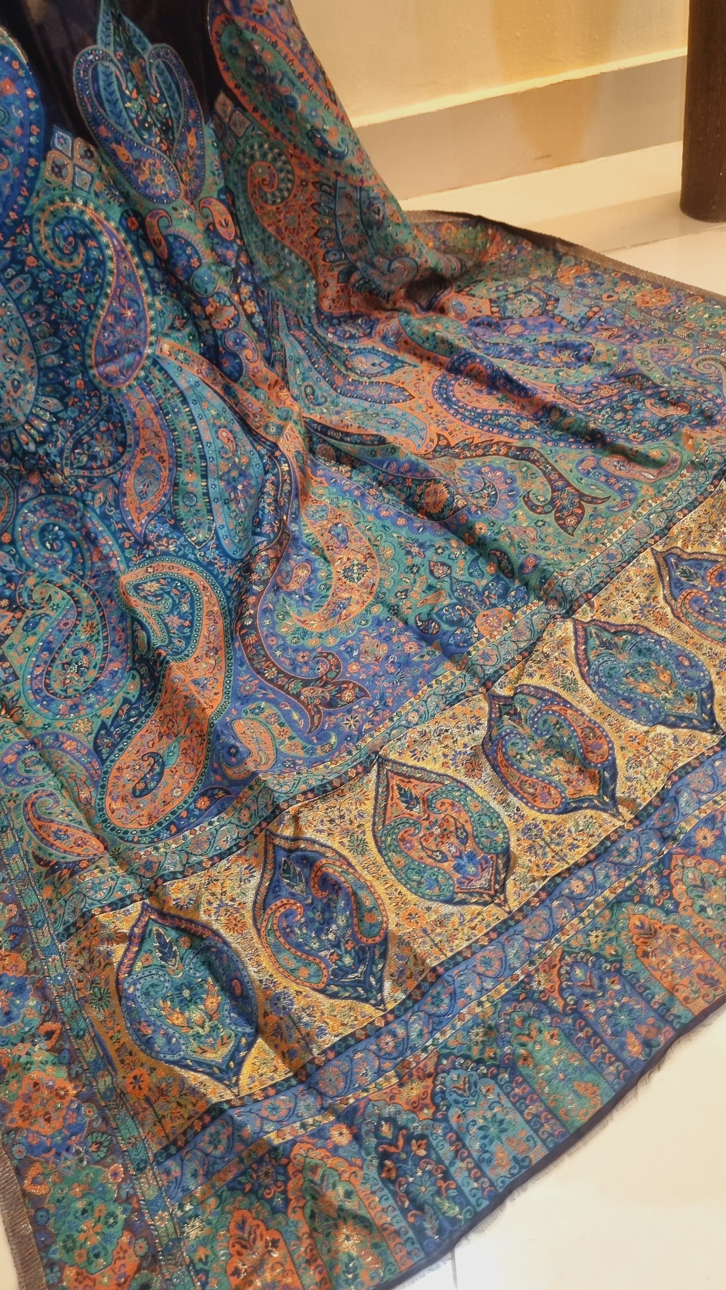 Silk kaani shawl