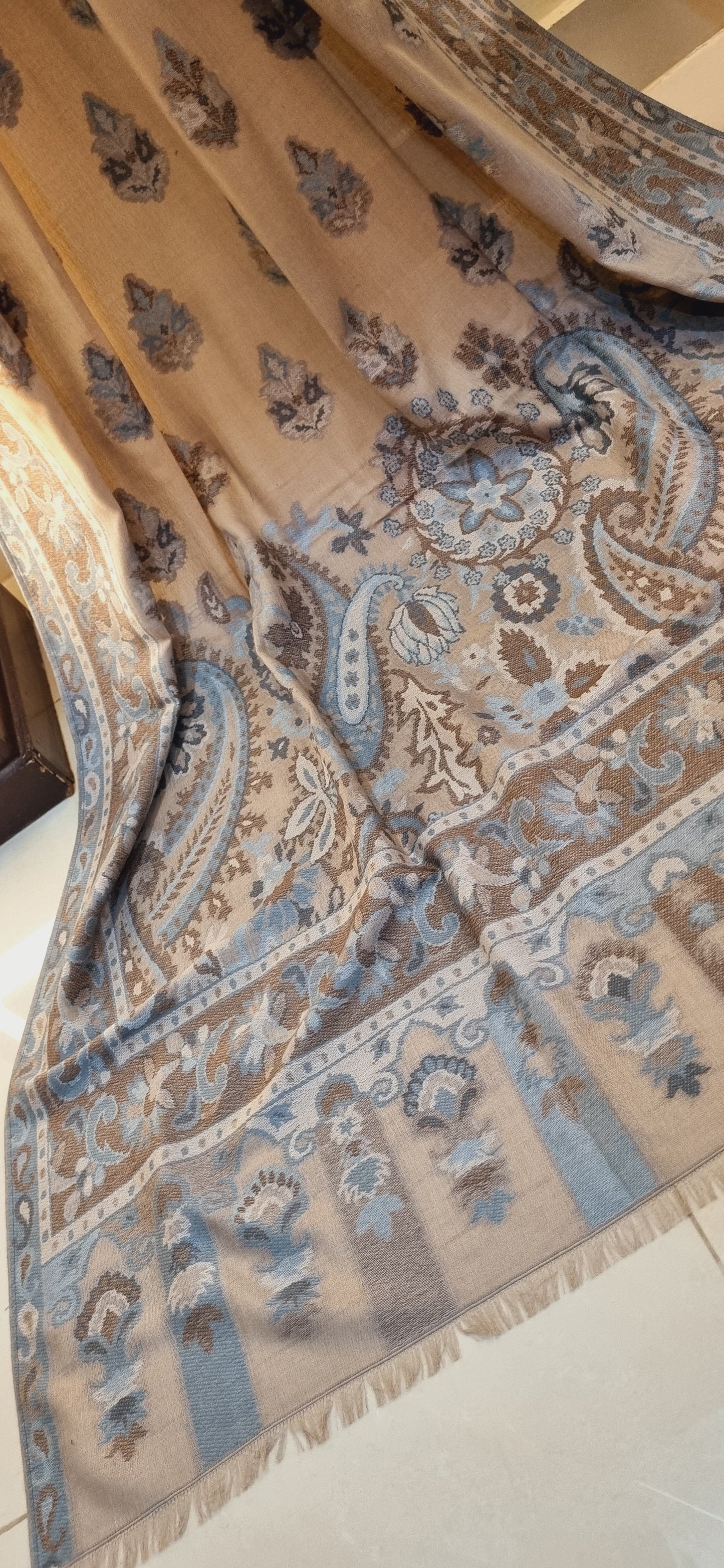 Woolen pashmina kaani shawl
