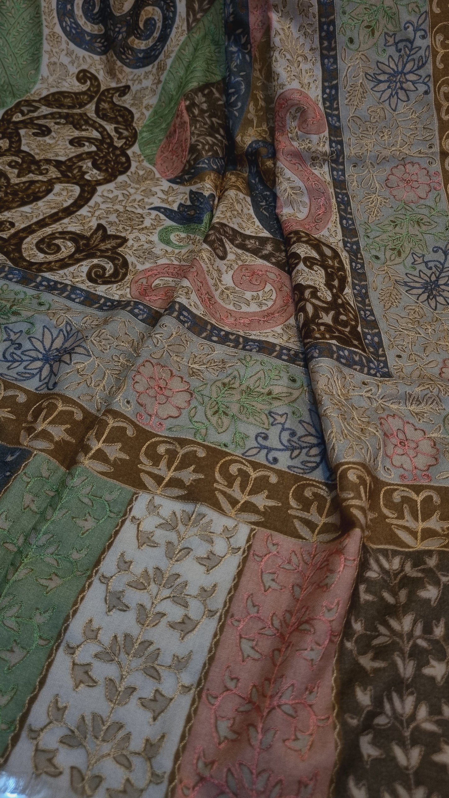Reelkar embroidered pashmina