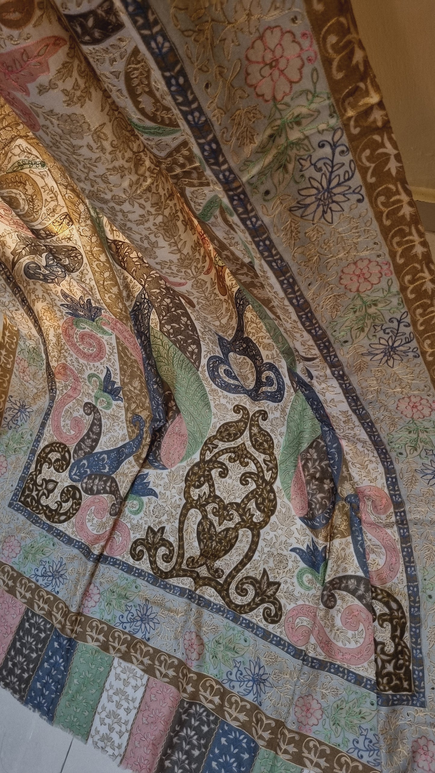 Reelkar embroidered pashmina