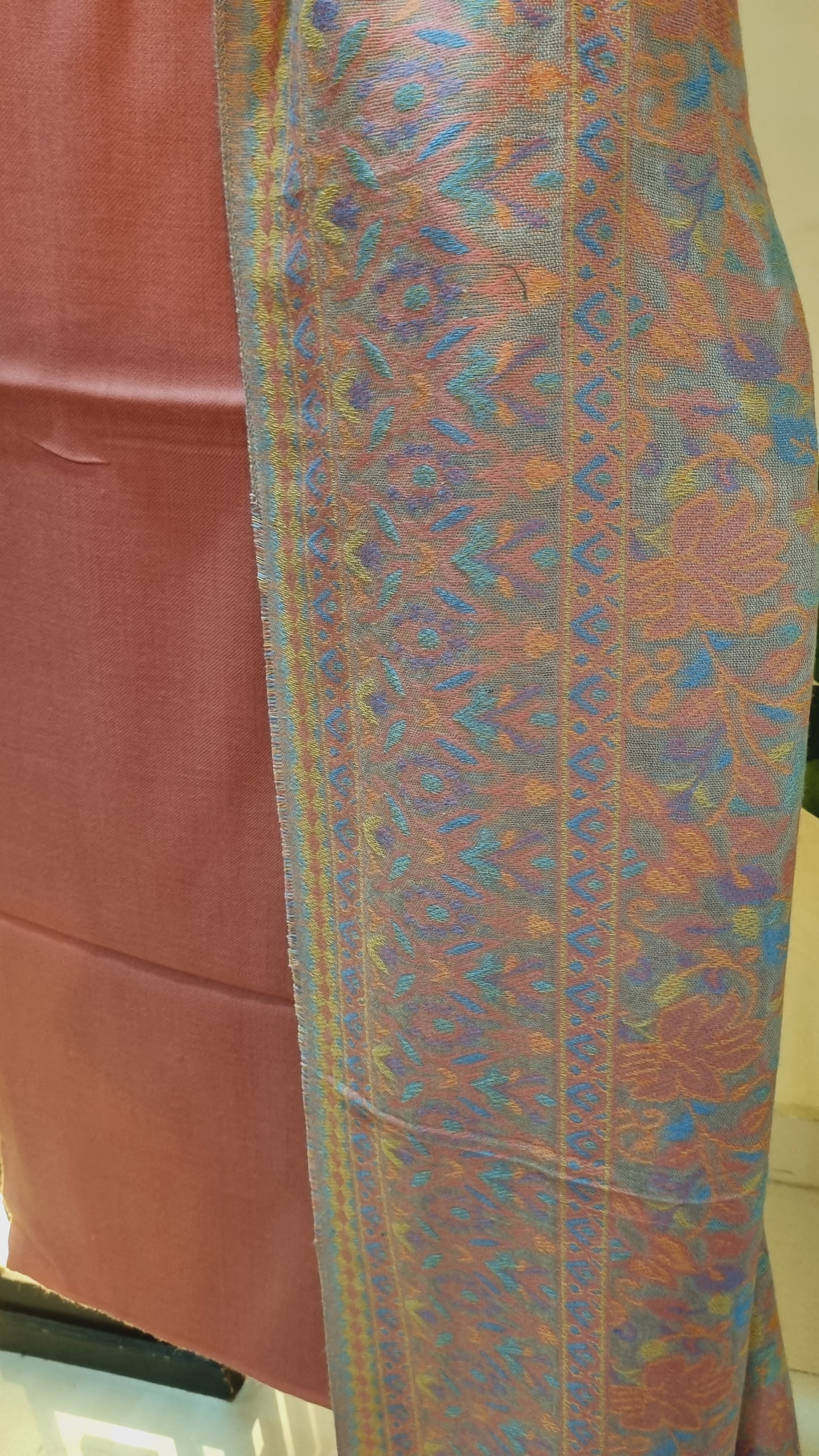 Kaani shawl with plain suit