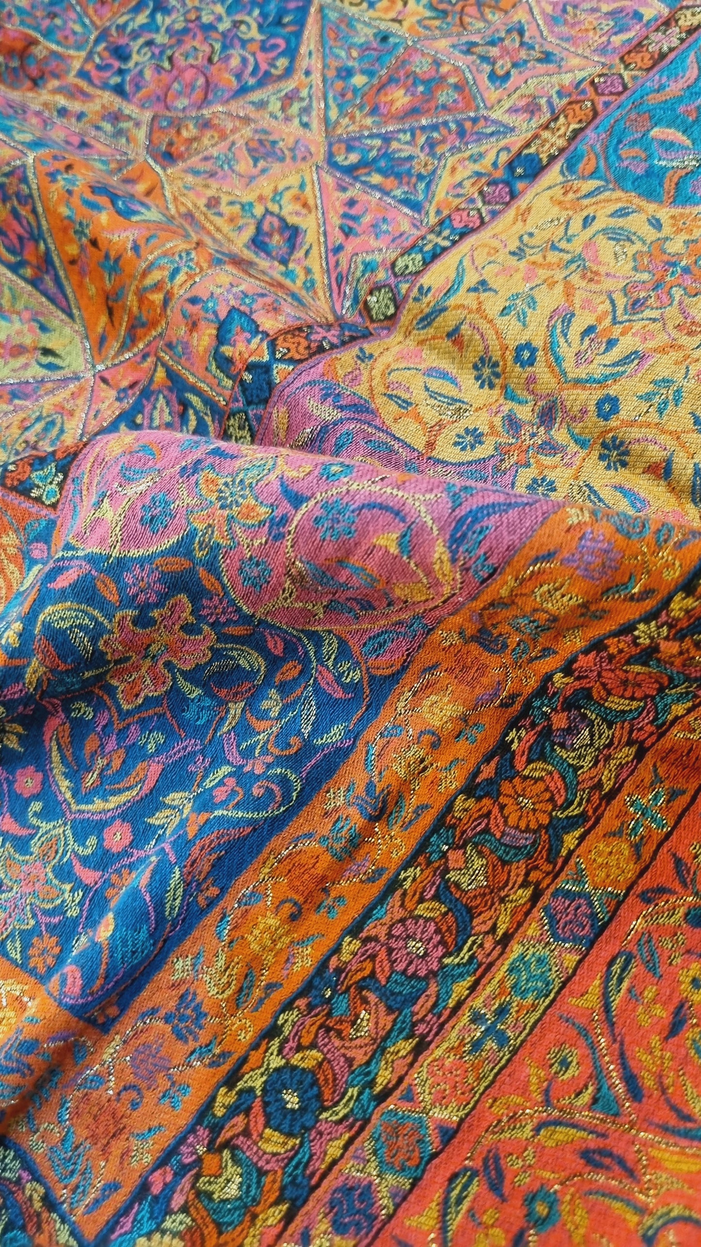 Shahjahani kaani shawl