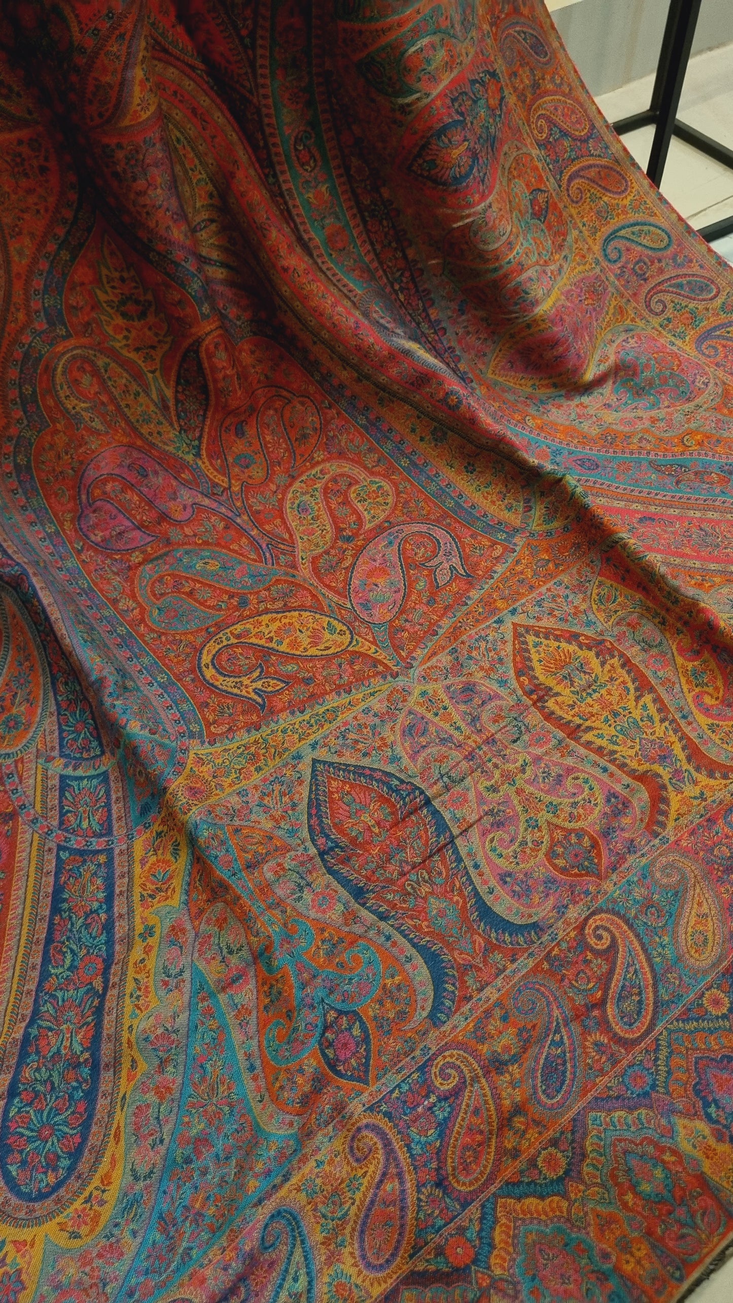 Shahjahani kaani shawl