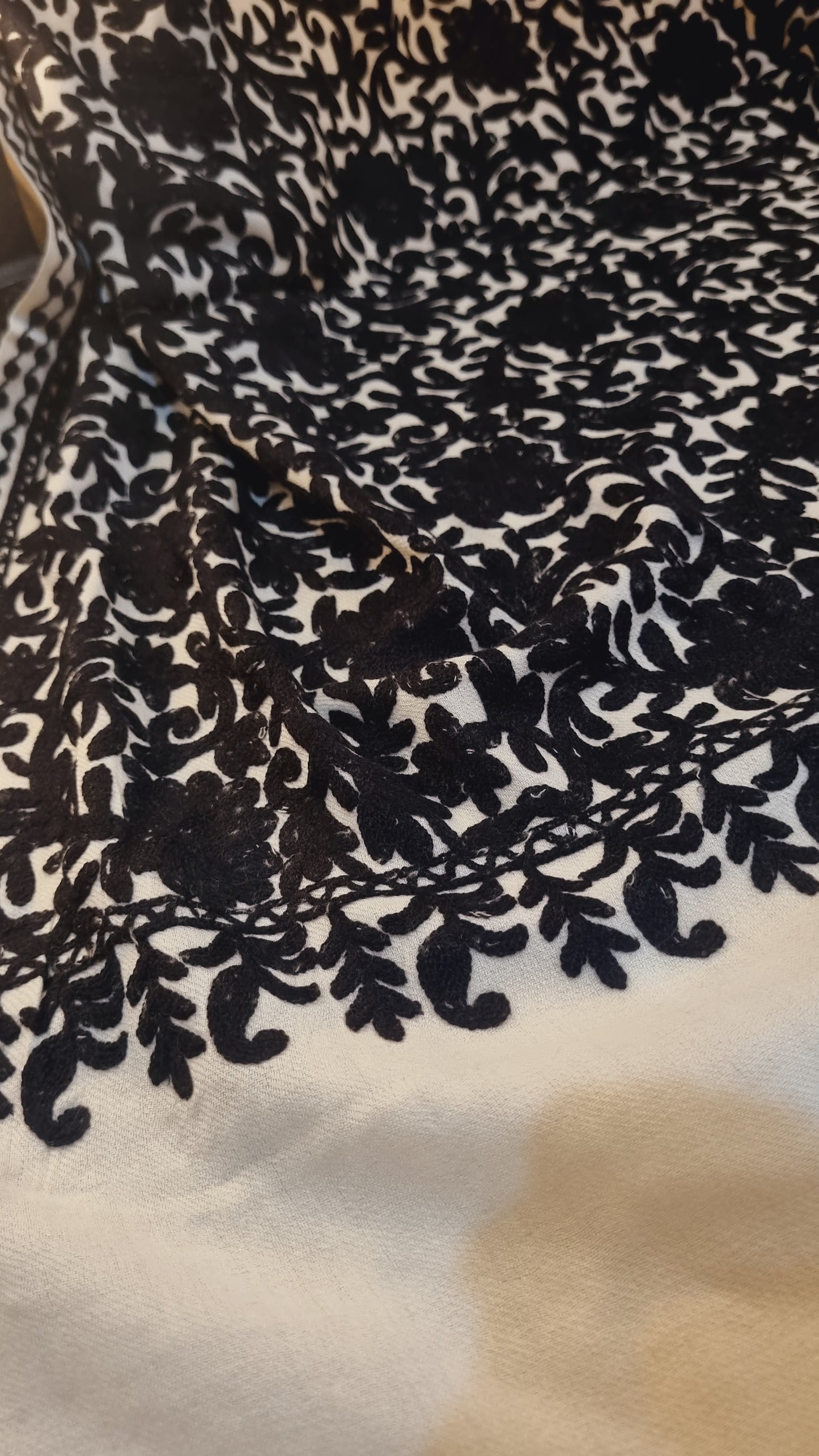 Embroidered pashmina shawl