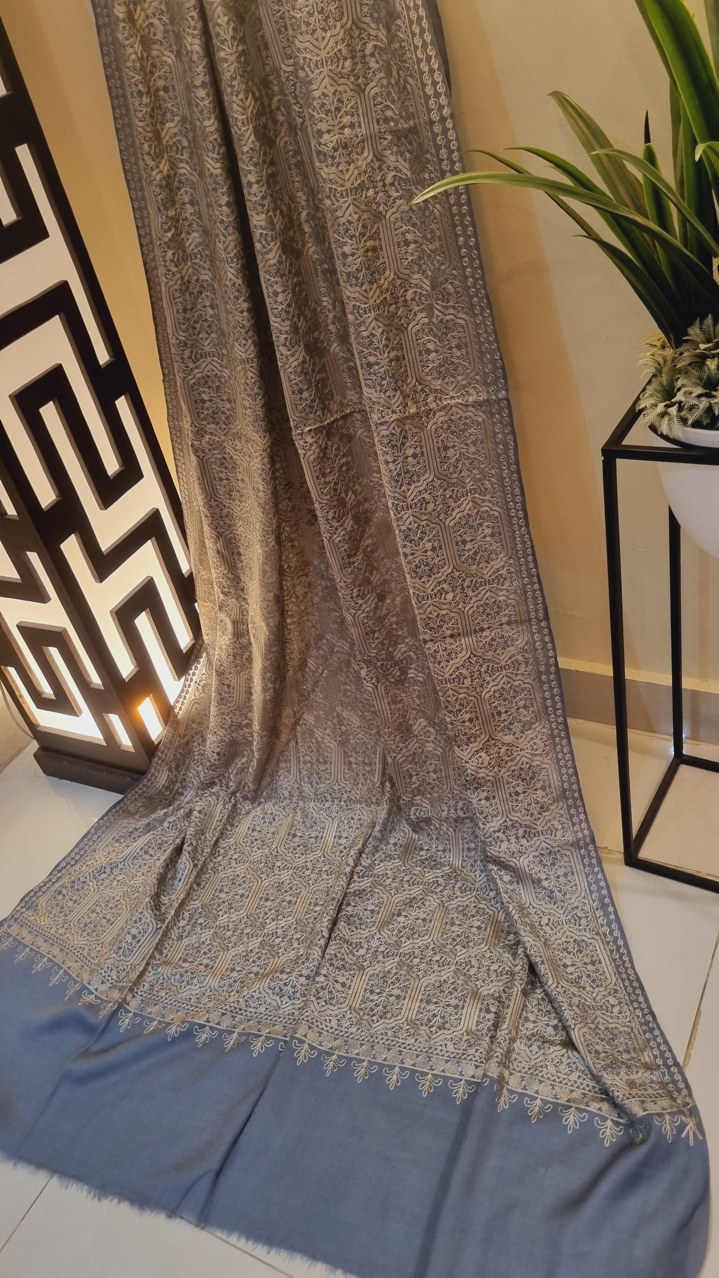 Pashmina shawl embroidered