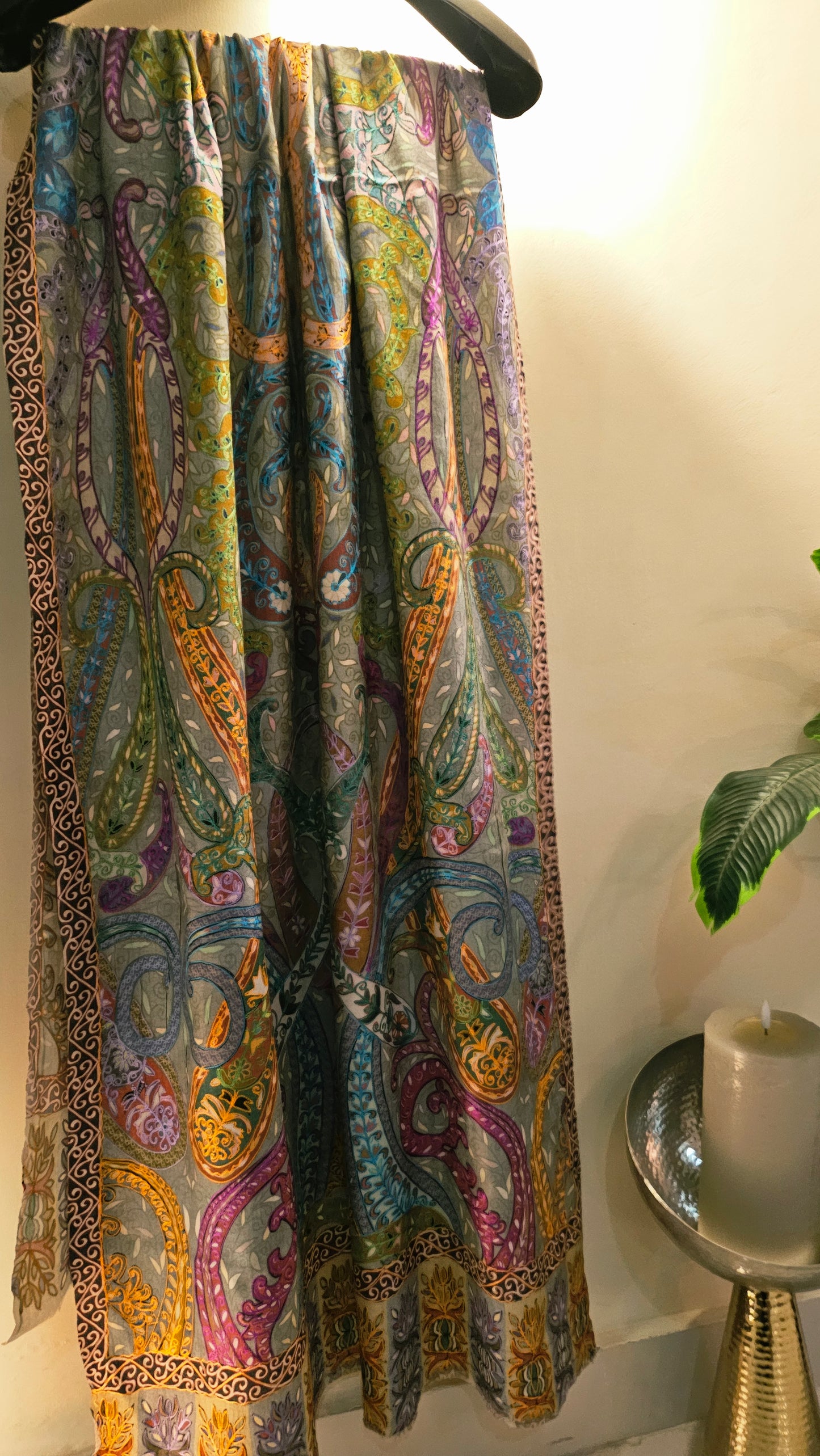 Reelkar embroidered minishawl: pashmina