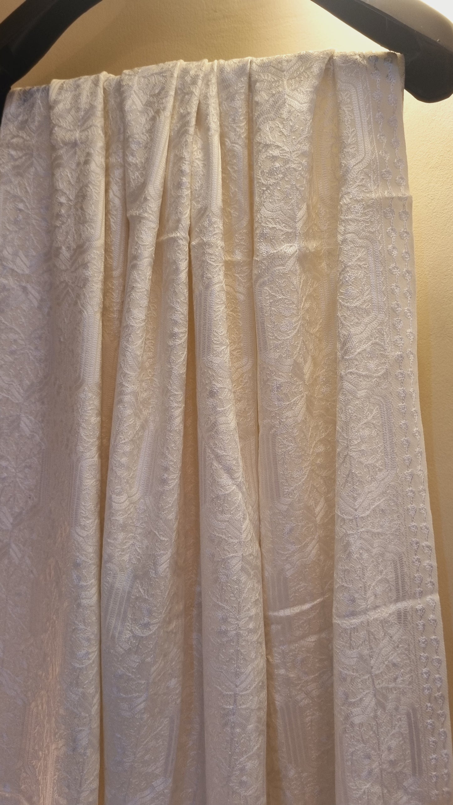 Pashmina shawl embroidered