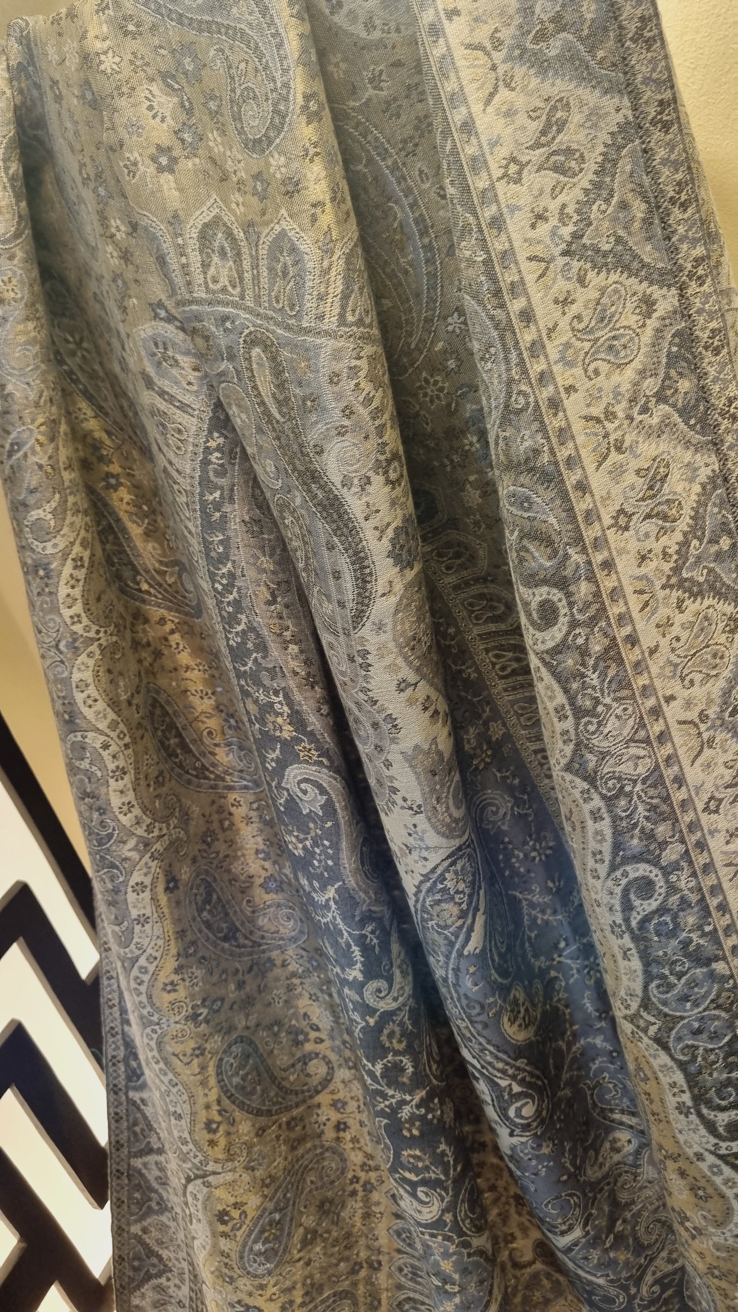 Double sided pashmina moonlight kaani shawl