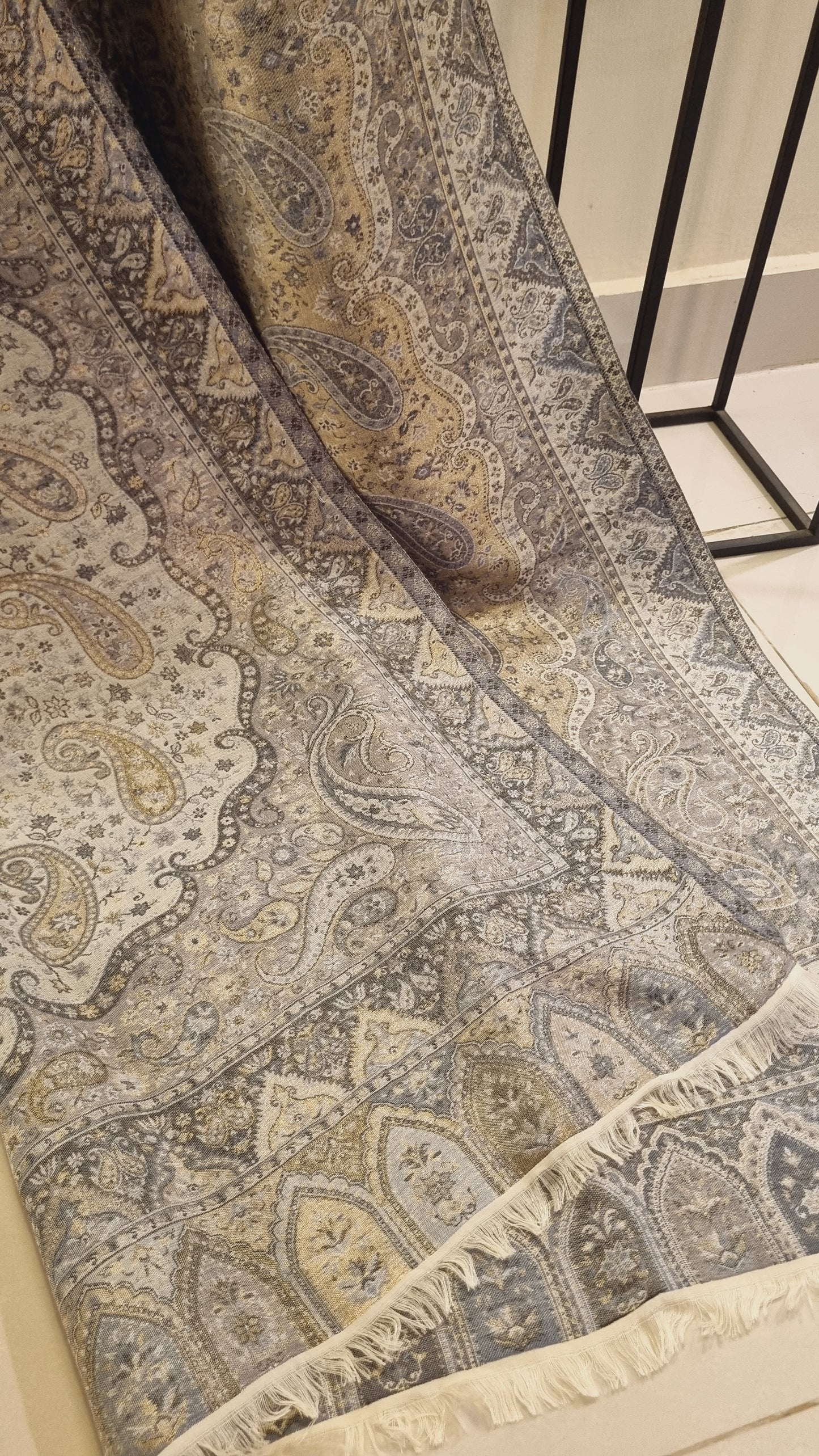 Double sided pashmina moonlight kaani shawl